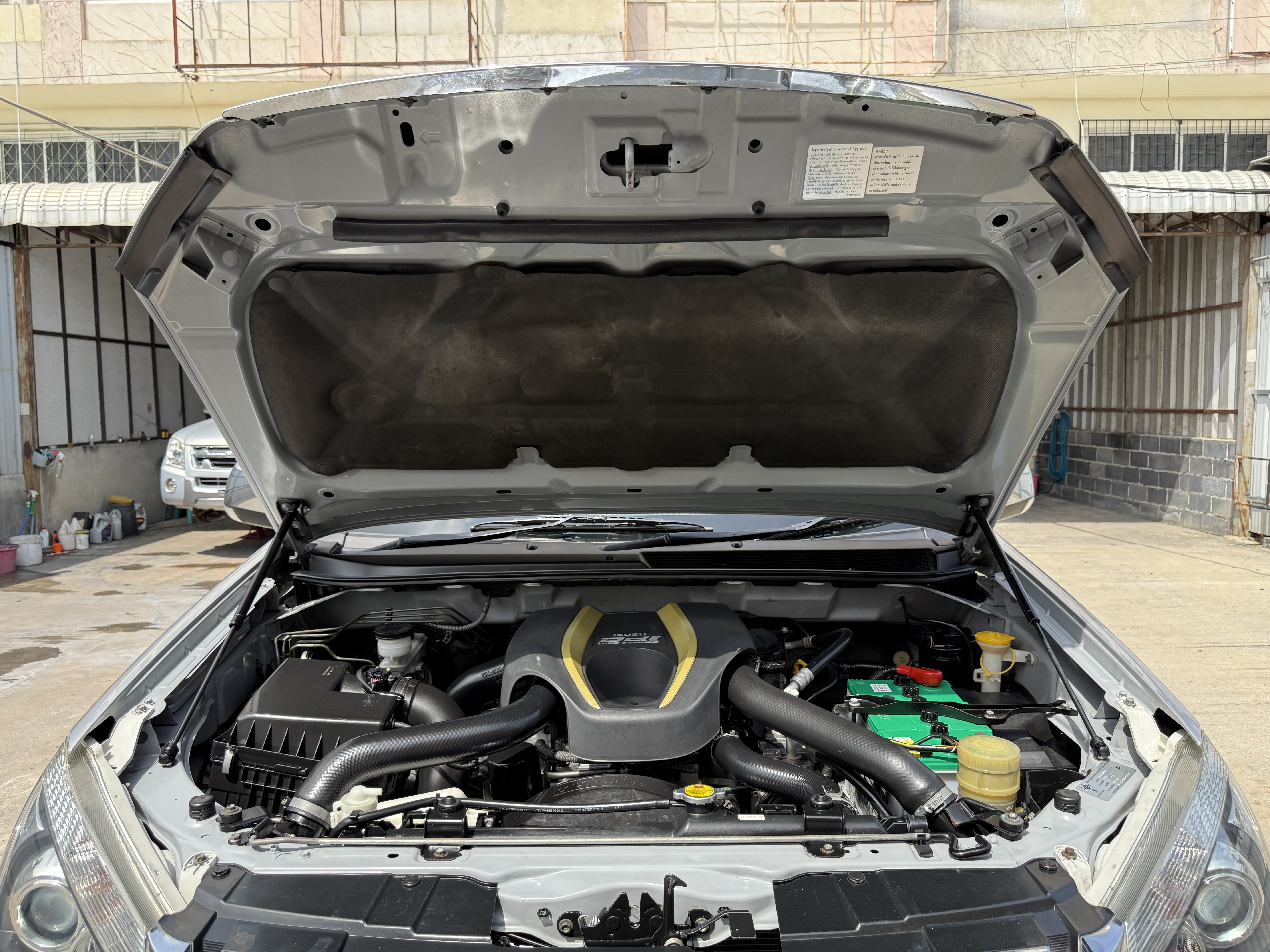 Isuzu Dmax All New 4ประตู Hilander 3.0 Vgs Z Prestige Navi At 2012 เงิน