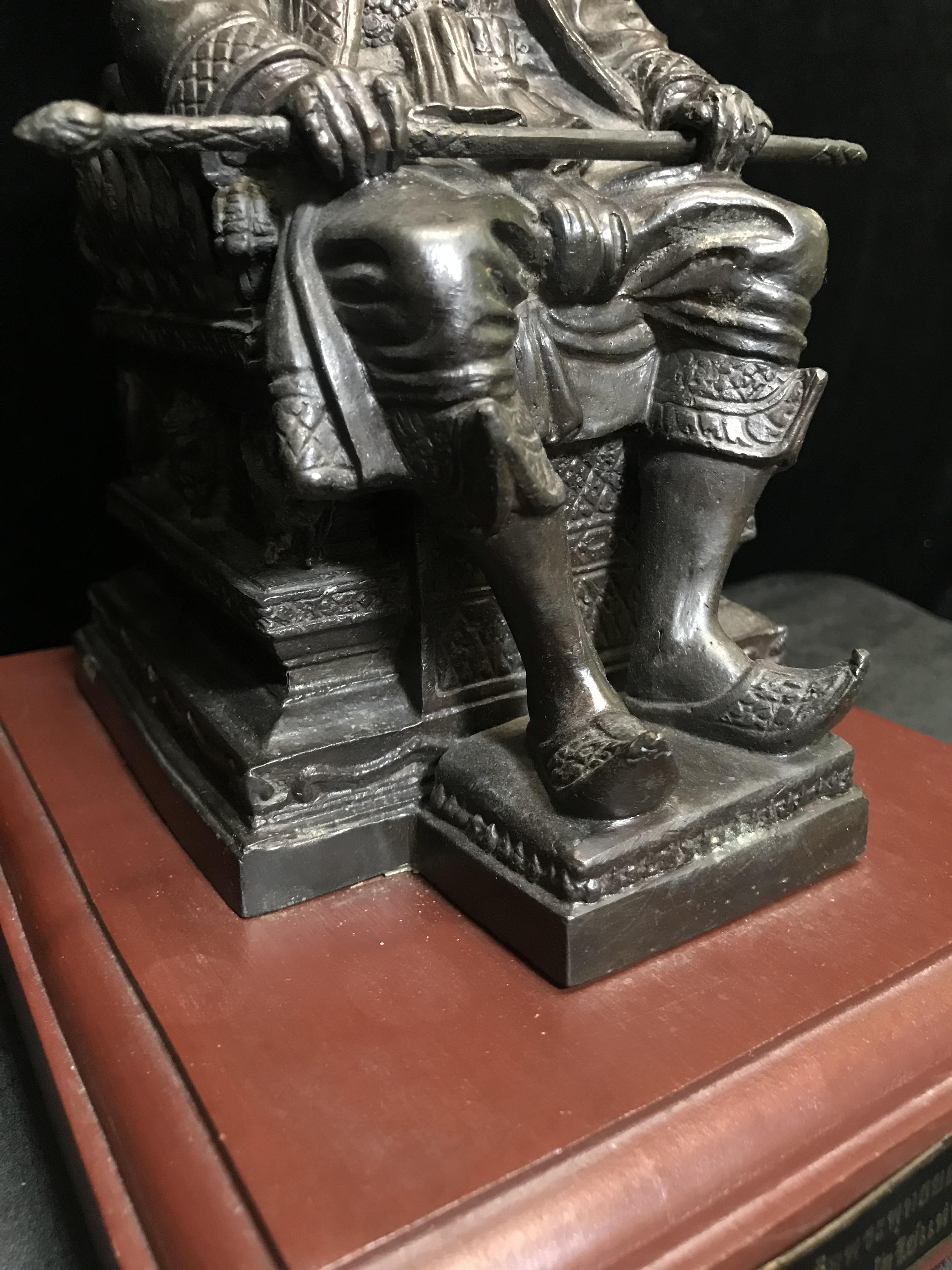 พระบรมรูปหล่อพระบาทสมเด็จพระพุทธยอดฟ้าจุฬาโลกมหาราช (ร.1) ทรงนั่งบัลลังก์ จัดสร้างโดยรัฐสภาผู้แทนราษฎร เนื้อโลหะสัมฤทธิ์ ปี 2539(หายาก)