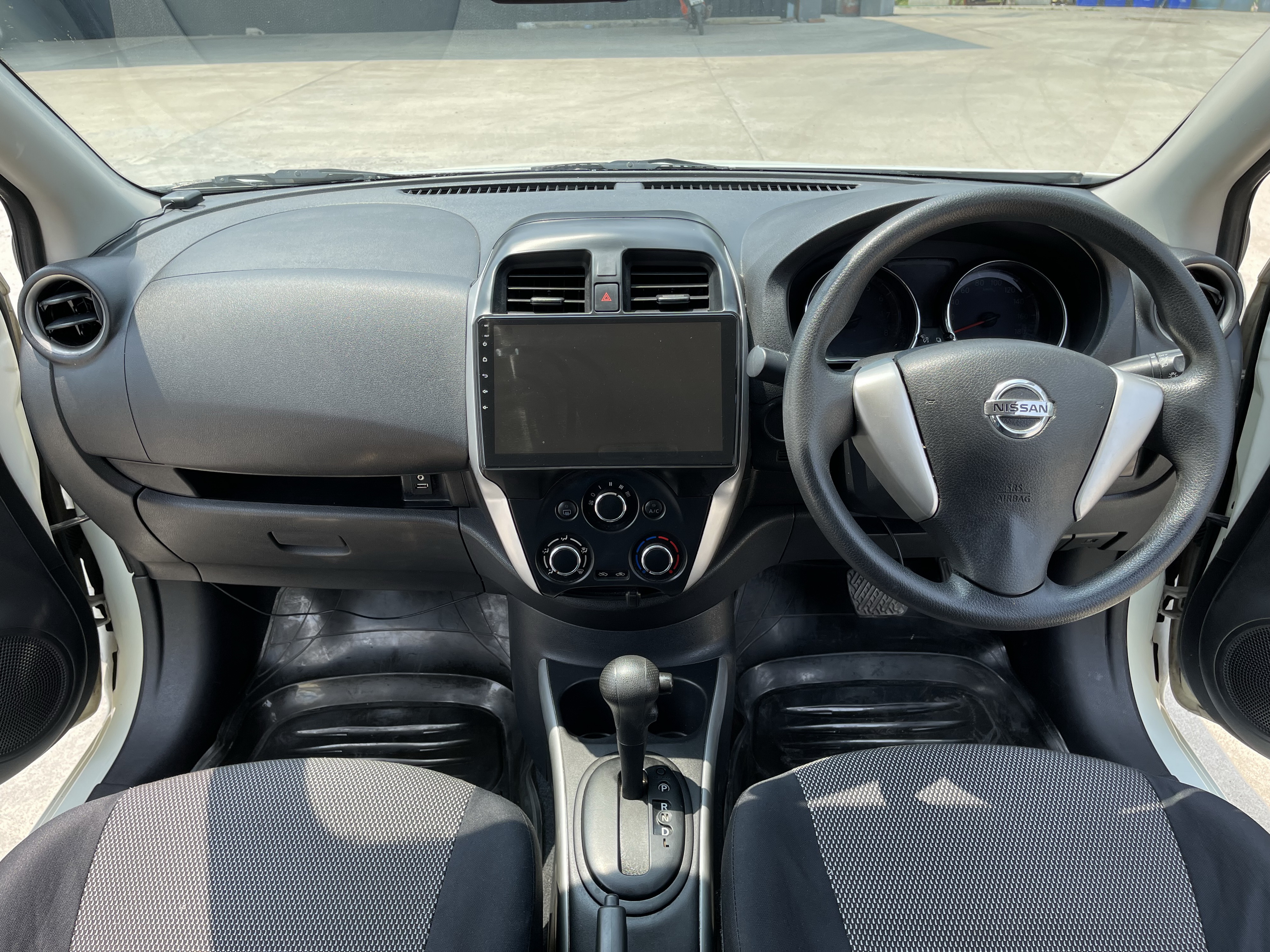 Nissan Almera 1.2 E At 2014 ขาว