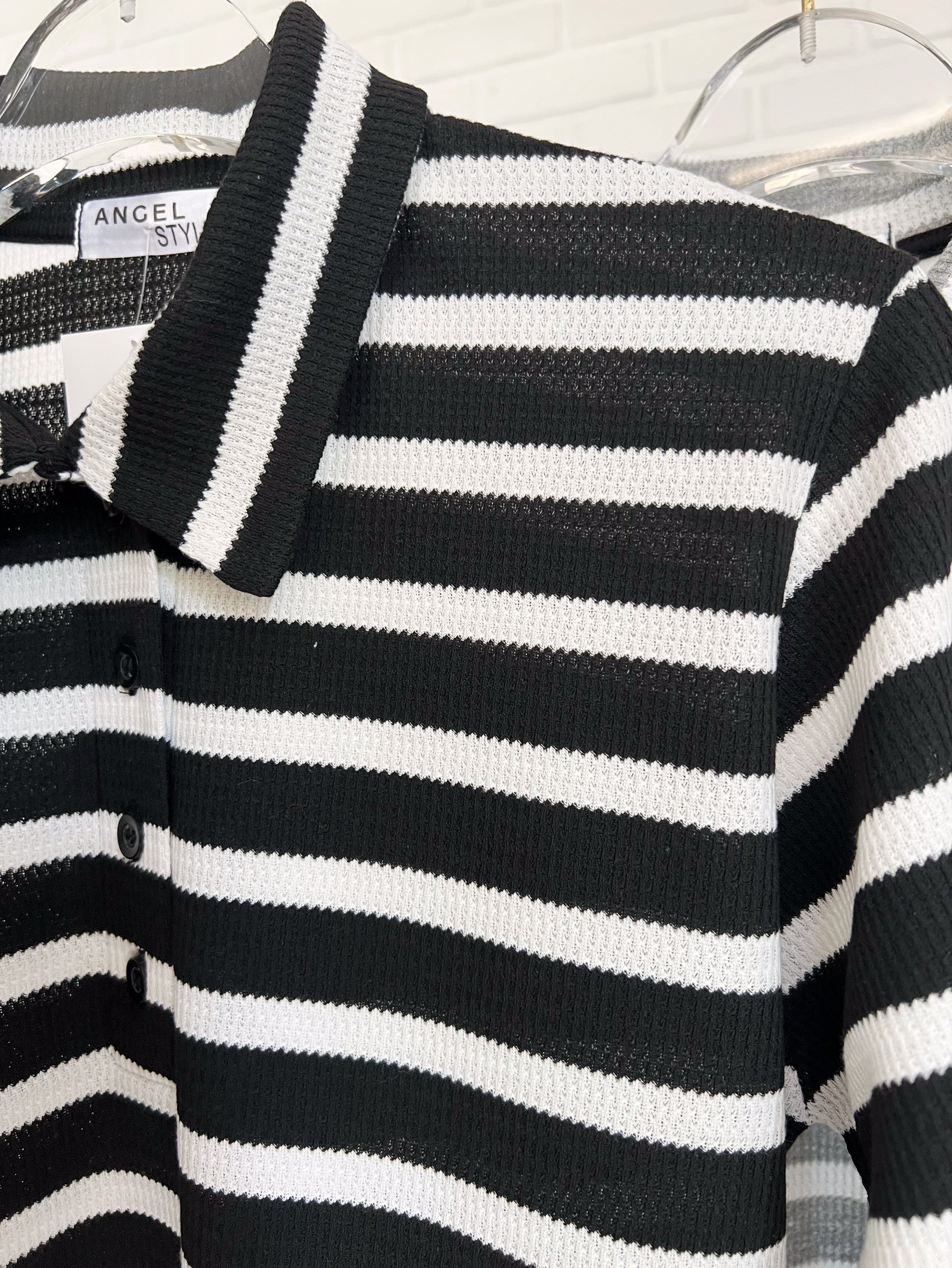 ริ้วคอปกแขนยาว