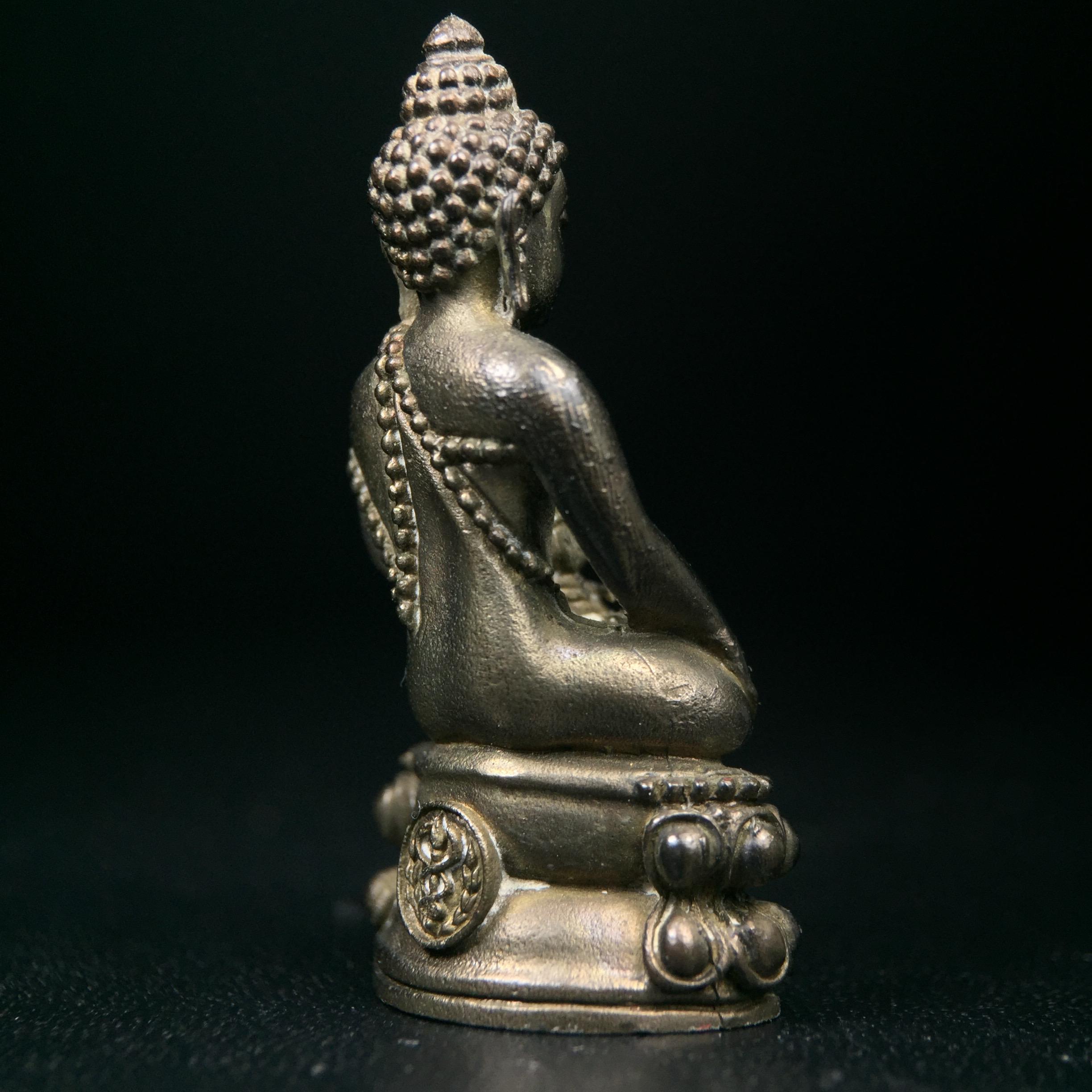 พระกริ่งศิรากาศ ภปร.(พระกริ่งคุ้มเกล้า)วัตถุมงคล"คุ้มเกล้าฯ" มูลนิธิ “คุ้มเกล้า” ในพระบรมราชูปถัมภ์ จัดสร้าง โรงพยาบาลภูมิพล เนื้อนวโลหะ(พิมพ์หน้าไทย)(ในหลวงรัชกาลที่9เสด็จเททอง)(พิธีใหญ่)(นิยม)