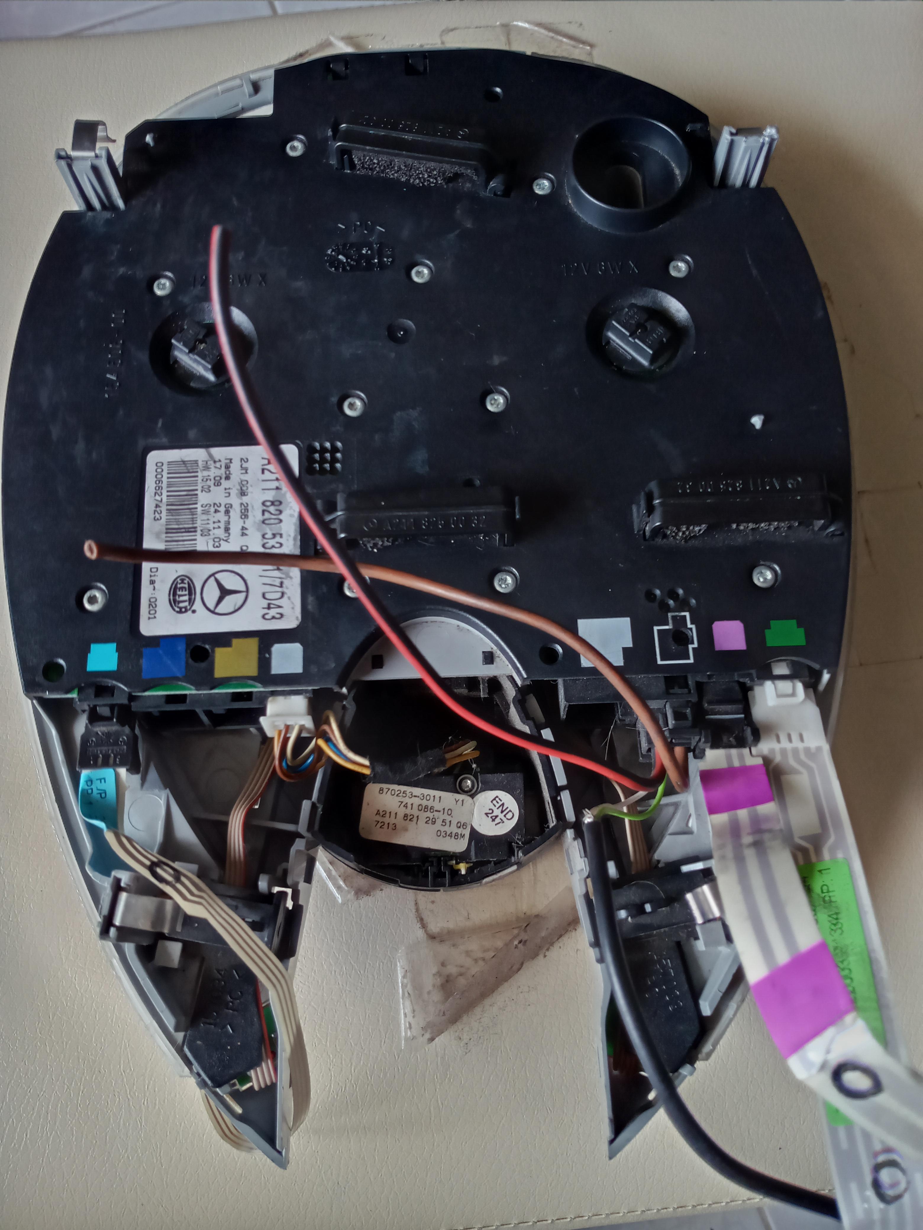 ไฟในเก๋งBENZ W211