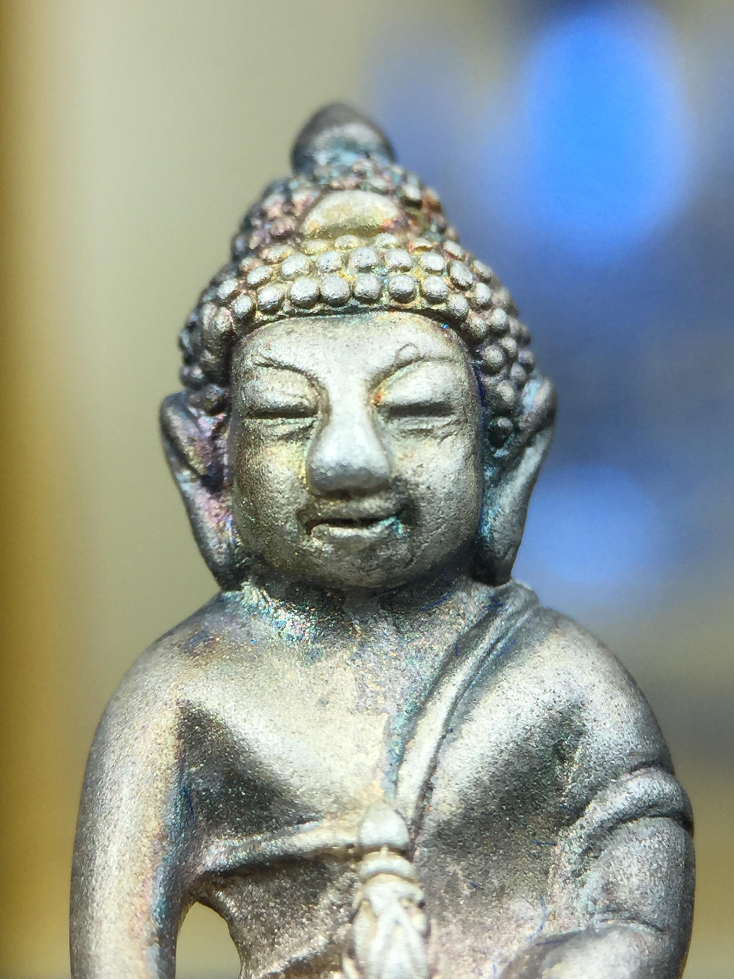 พระกริ่งสมเด็จญาณ วัดบวรนิเวศวิหาร เนื้อเงินบริสุทธิ์ 92.5% ตรากาญจนาภิเษกทองคำ(เนื้อทองคำแท้) พระราชทานแจกเมื่อ 3 ตุลาคม 2538 จัดสร้างในวโรกาส สมเด็จพระญาณสังวร สมเด็จพระสังฆราช ฉลองพระชนมายุครบ 82 พรรษา และฉลองครองราชสมบัติครบ 50 ปี รัชกาลที่ 9(หายาก)