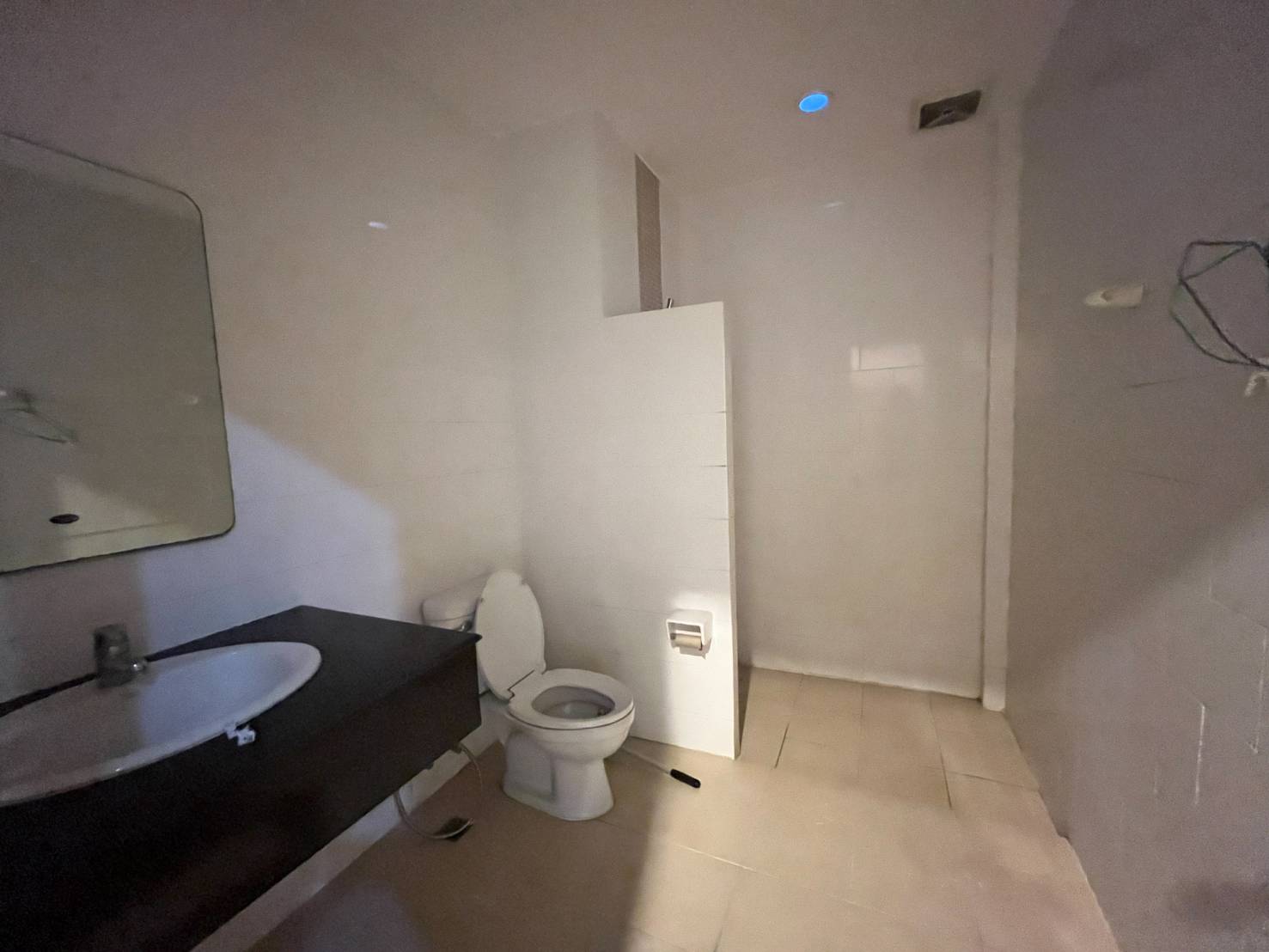 For Sales : Phuket Town, 3-story commercial building, 4 Bedrooms 4 Bathrooms