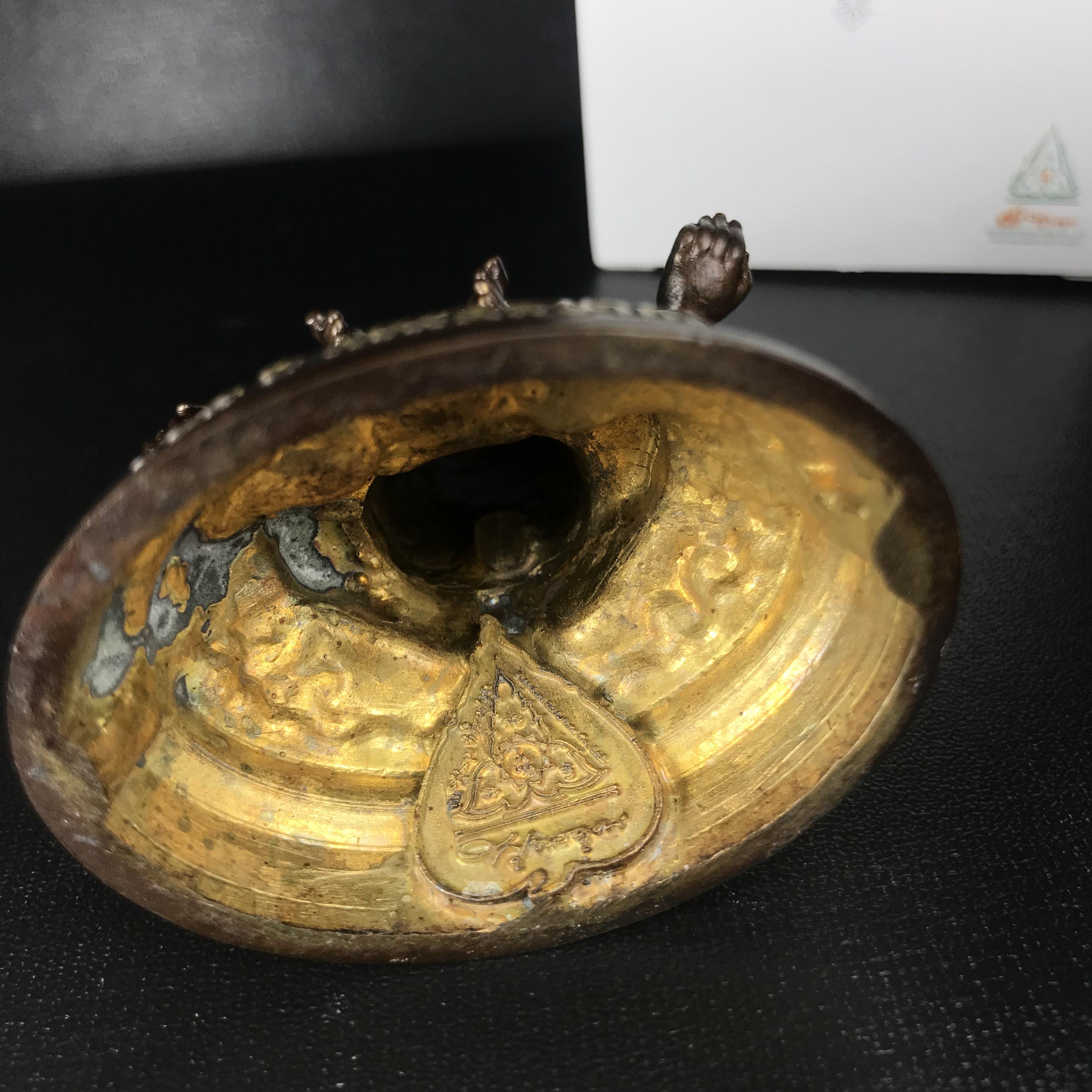 พระพิฆเนศวร รุ่น 108 แห่งการสถาปนากรมศิลปากร ปี 2562 ขนาดบูชาหน้าตัก 1.5 นิ้ว เนื้อทองเหลืองรมดำ (พิธีใหญ่ มวลสารดี)1 ใน 1999 องค์