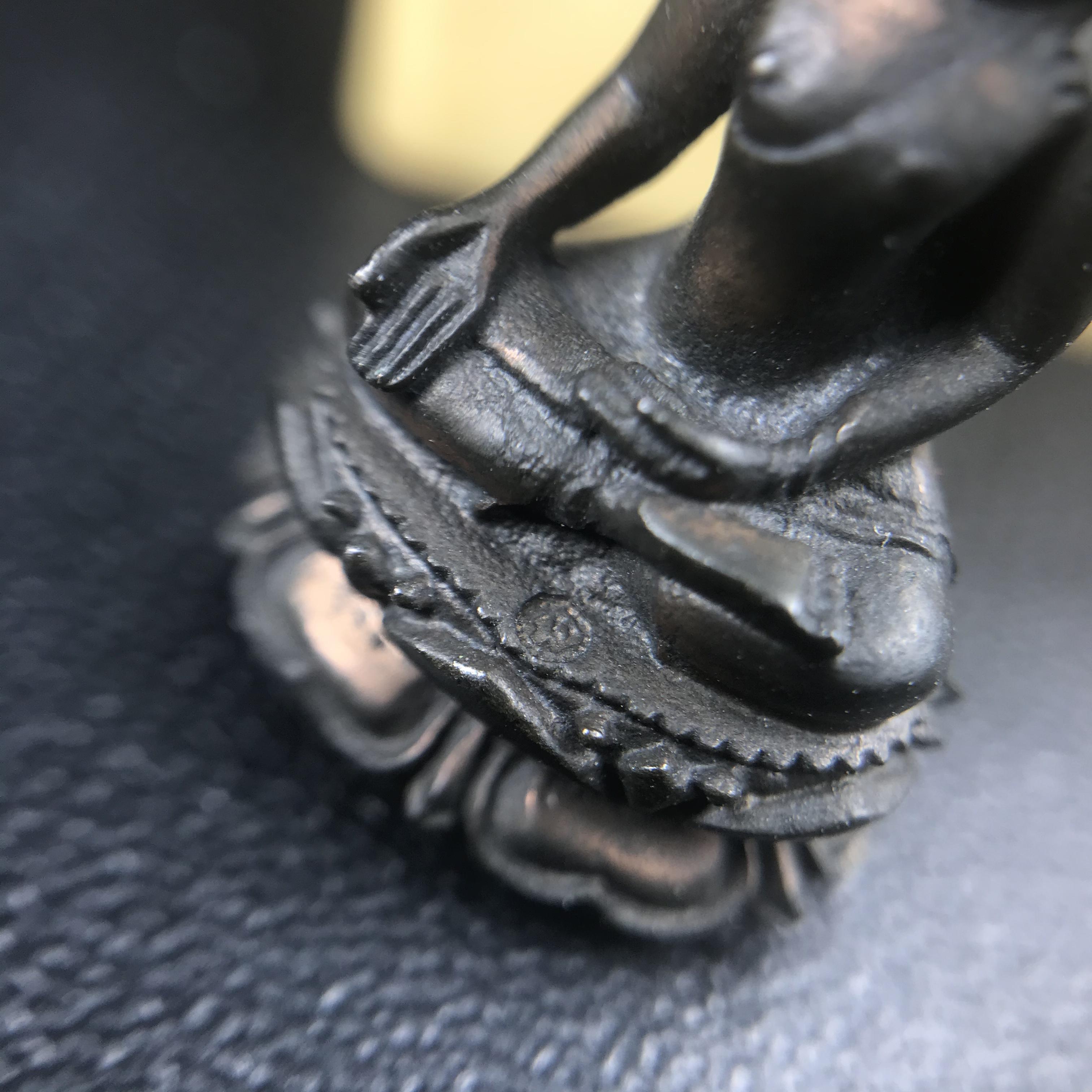 พระกริ่งไพรีพินาศ(รุ่นแรก สมเด็จพระญาณสังวร) วัดเพชรวราราม รุ่นเขาค้อ เนื้อนวโลหะ ตอกโค้ต ปี2520 จ.เพชรบูรณ์(1ใน2309 องค์)