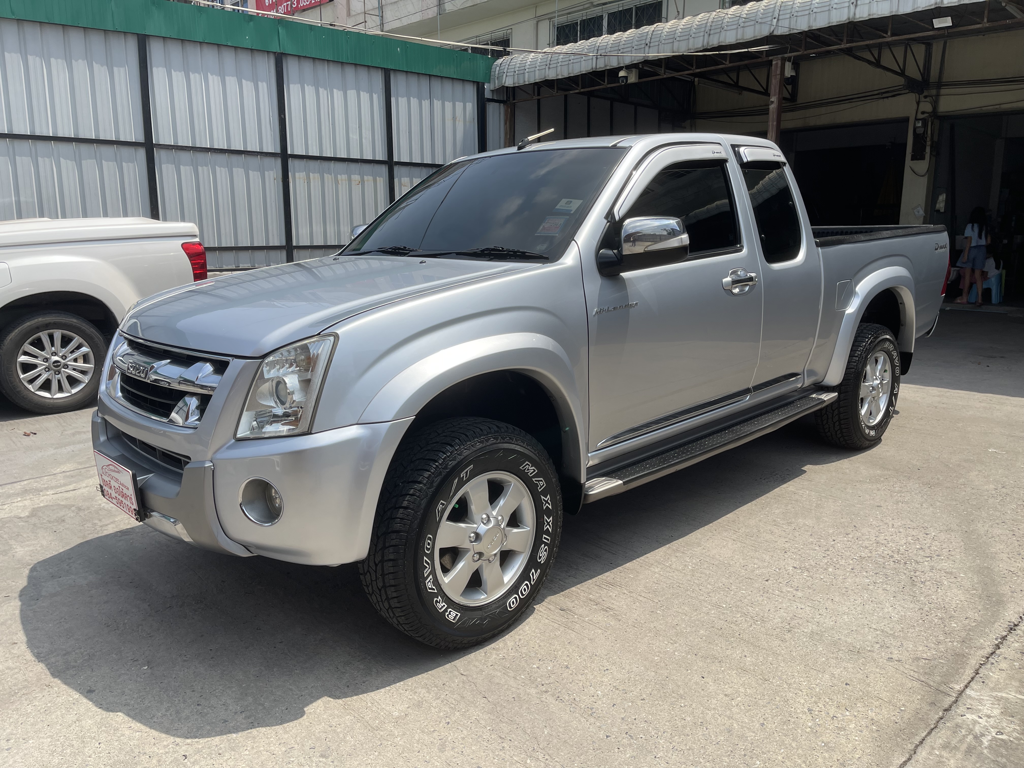 Isuzu Dmax Cab Hi-Lander 2.5 Abs 2011 เงิน