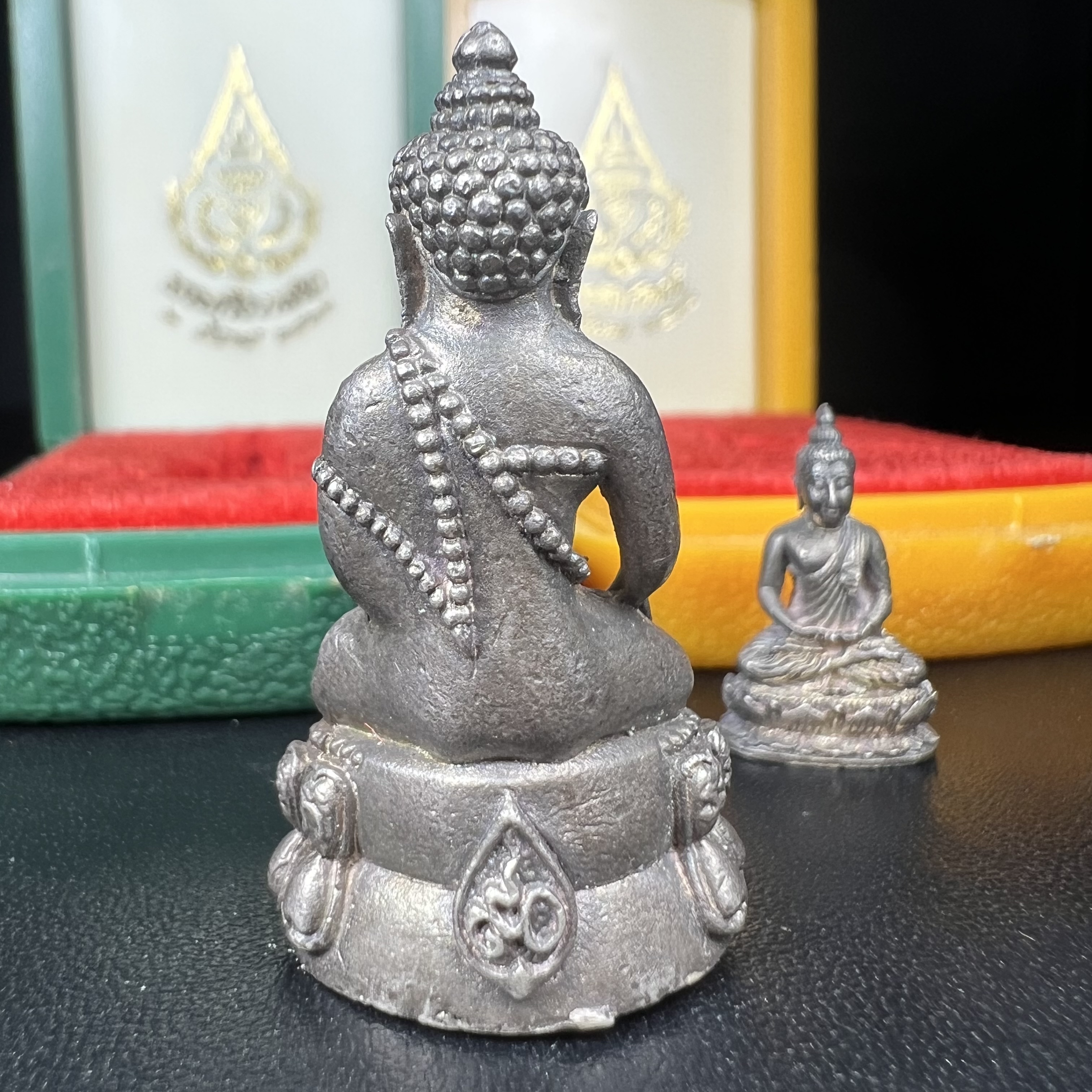 พระกริ่ง-พระชัยวัฒยน์วาสนาสมเด็จพระสังฆราช(วาสน์)วัดราชบพิธฯปี2531 เนื้อเงิน สร้างเป็นที่ระลึกในคราวที่สมเด็จพระอริยวงศาคตญาณ สมเด็จพระสังฆราช(วาสน์ วาสโน)มีพระชนมายุครบ90พรรษา(ในหลวง ร.9 เสด็จในพิธี)งานแกะแม่พิมพ์โดย นายช่างเกษม มงคลเจริญ)หายาก