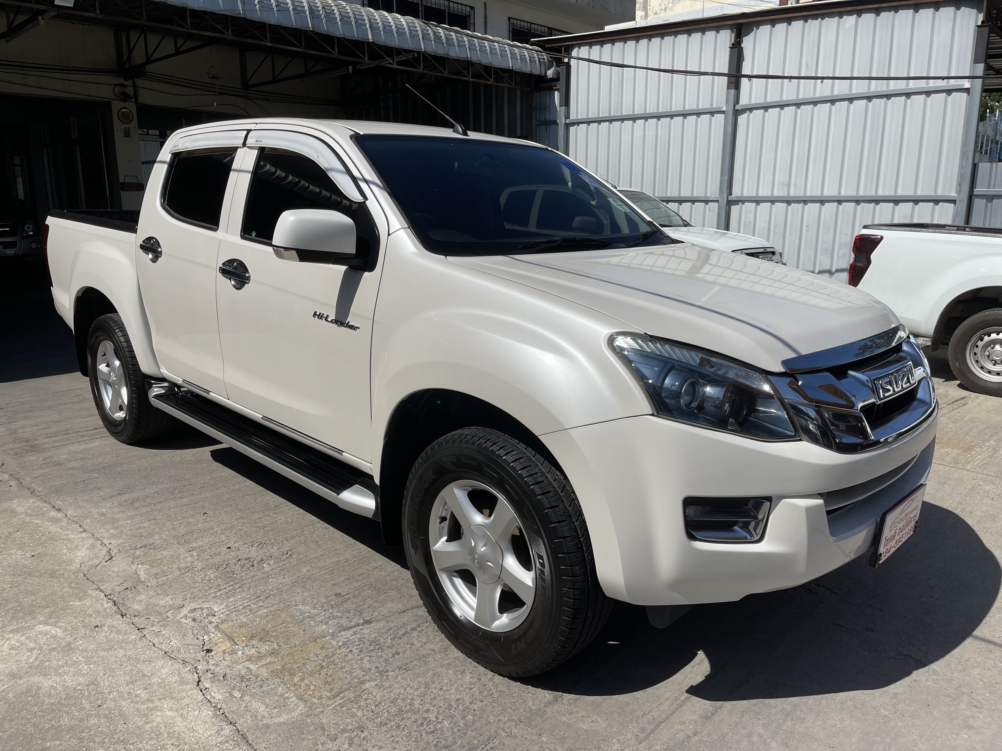 Isuzu Dmax All New 4ประตู Hilander 2.5 Vgs Z Dvd 2014 เงิน