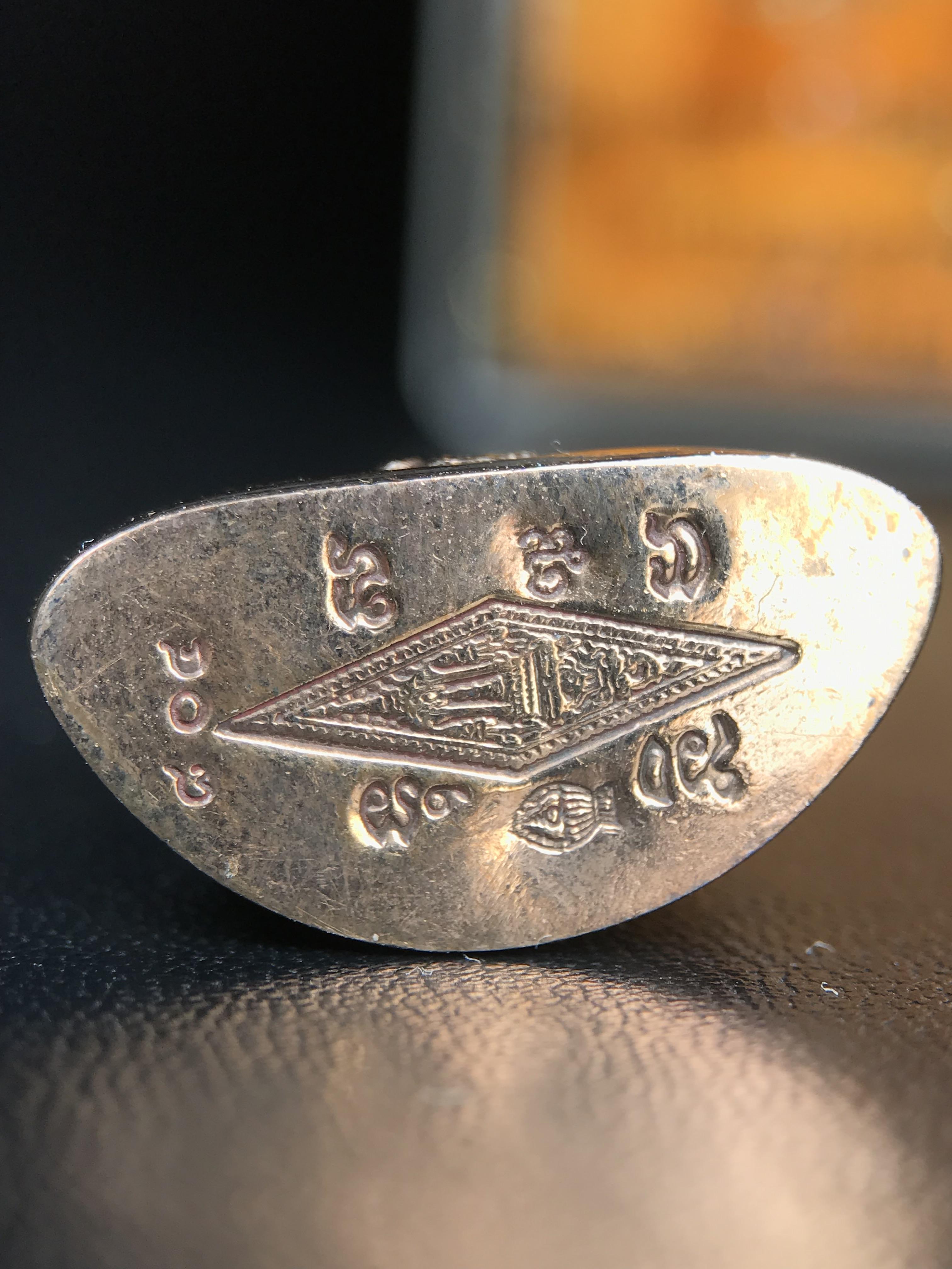 พระพุทธชินราช ญสส. วัดพระศรีมหาธาตุ จ.พิษณุโลก ปี2543 กริ่งชินราชเนื้อนวโลหะเต็มสูตร (ผสมทองคำ 2 บาท ต่อน้ำหนักเนื้อ 1 กิโลกรัม) พิธีใหญ่ รุ่นแรกและรุ่นเดียวที่ หลวงปู่หมุน ฐิตสีโล วัดบ้านจาน มาร่วมปลุกเสก(องค์หมายเลข ๘๐๔ เลขสวย)(1 ใน 2543 องค์)นิยมหายาก