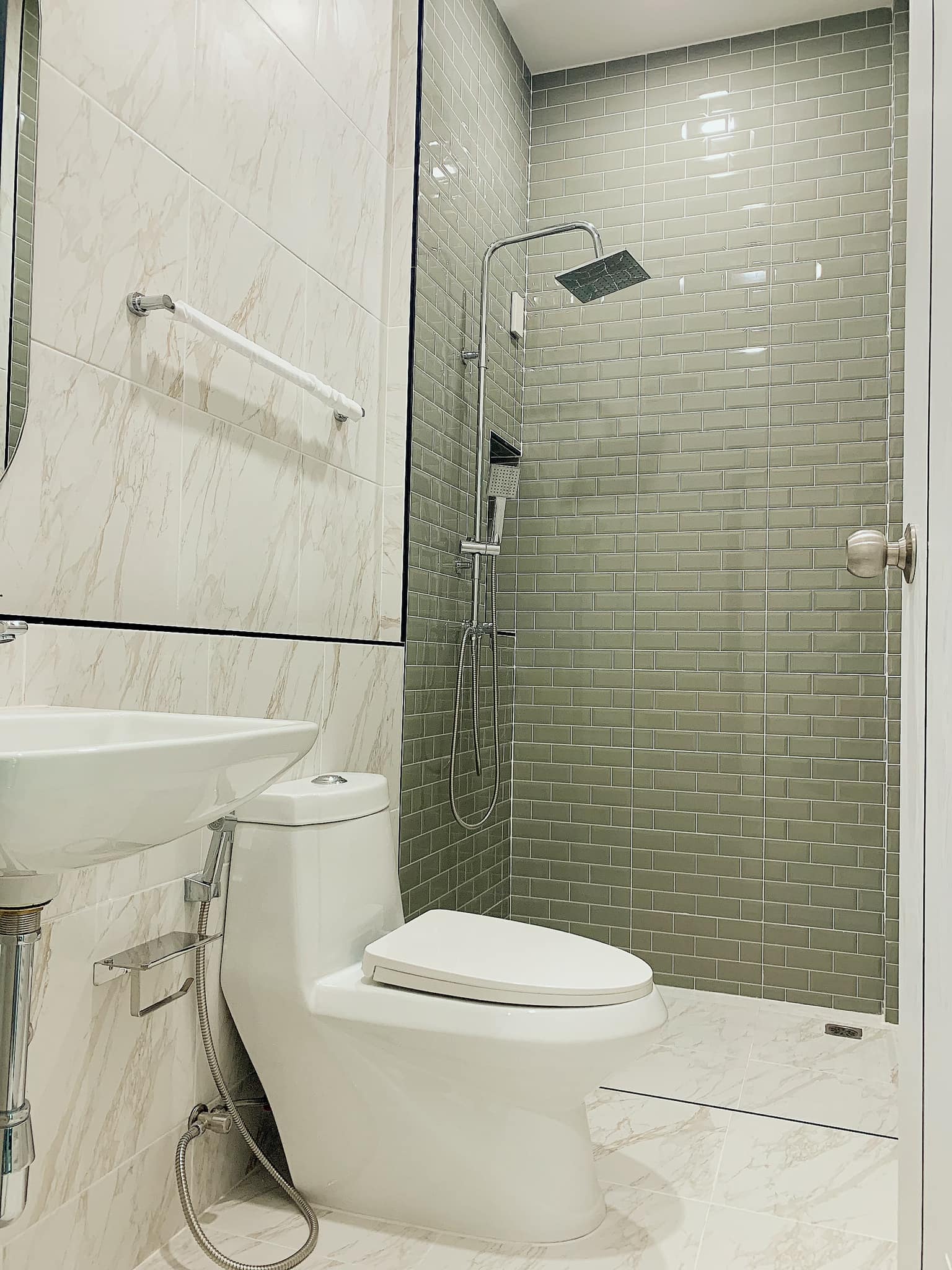 For Sale : Ratsada-Siray, Luxurious townhome, English style, 2 Bedrooms 2 Bathrooms