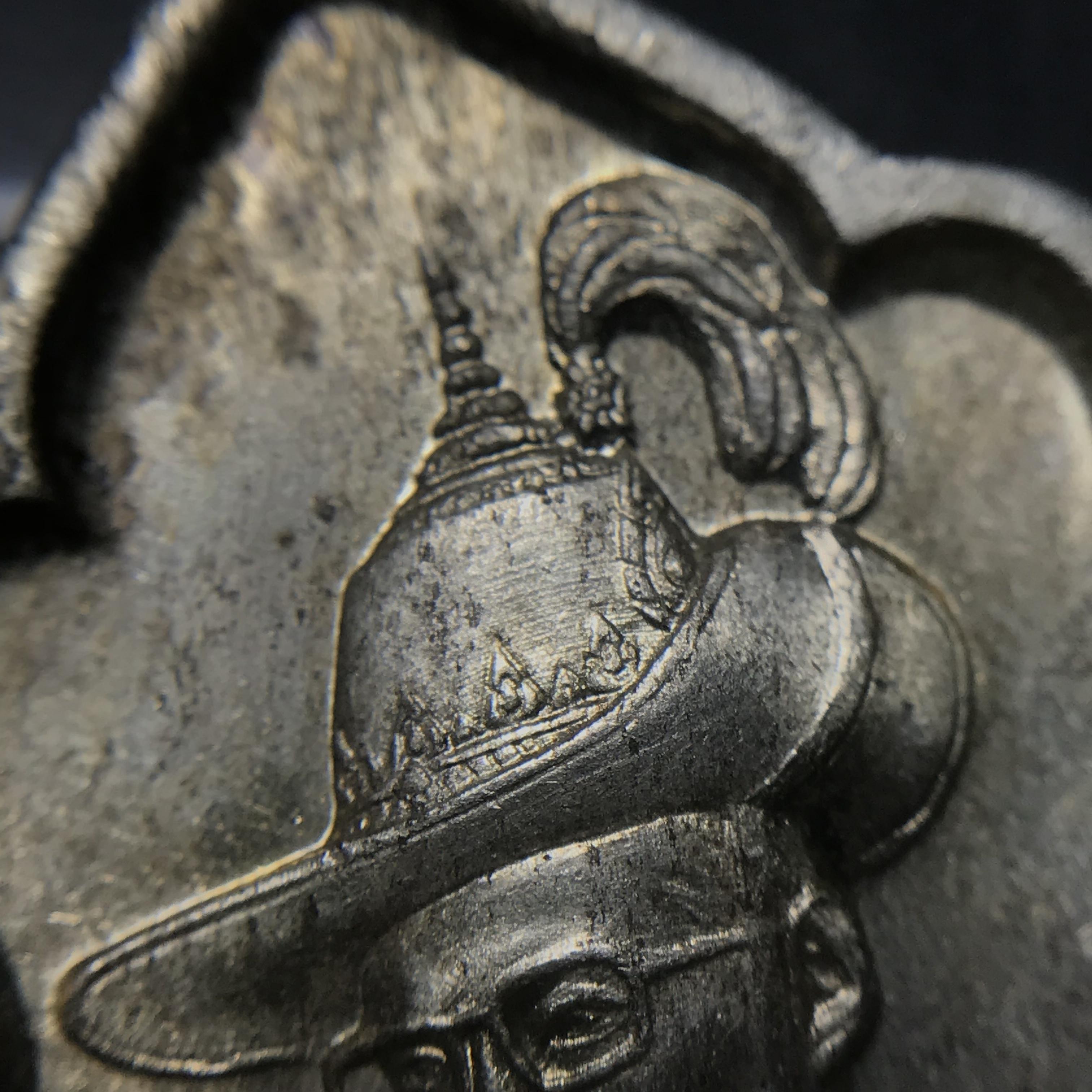 เหรียญนวมหาราชเฉลิมพระชนพรรษา 5 รอบ รัชกาลที่9 ปี 2530 เนื้อนวโลหะกล่องเดิม(หายาก)