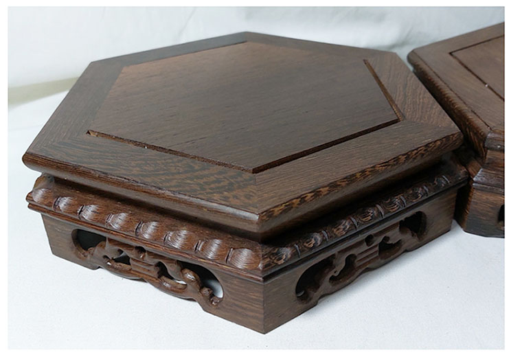 กี๋หรือฐานทรงหกเหลี่ยม20x23cm ตัวละ