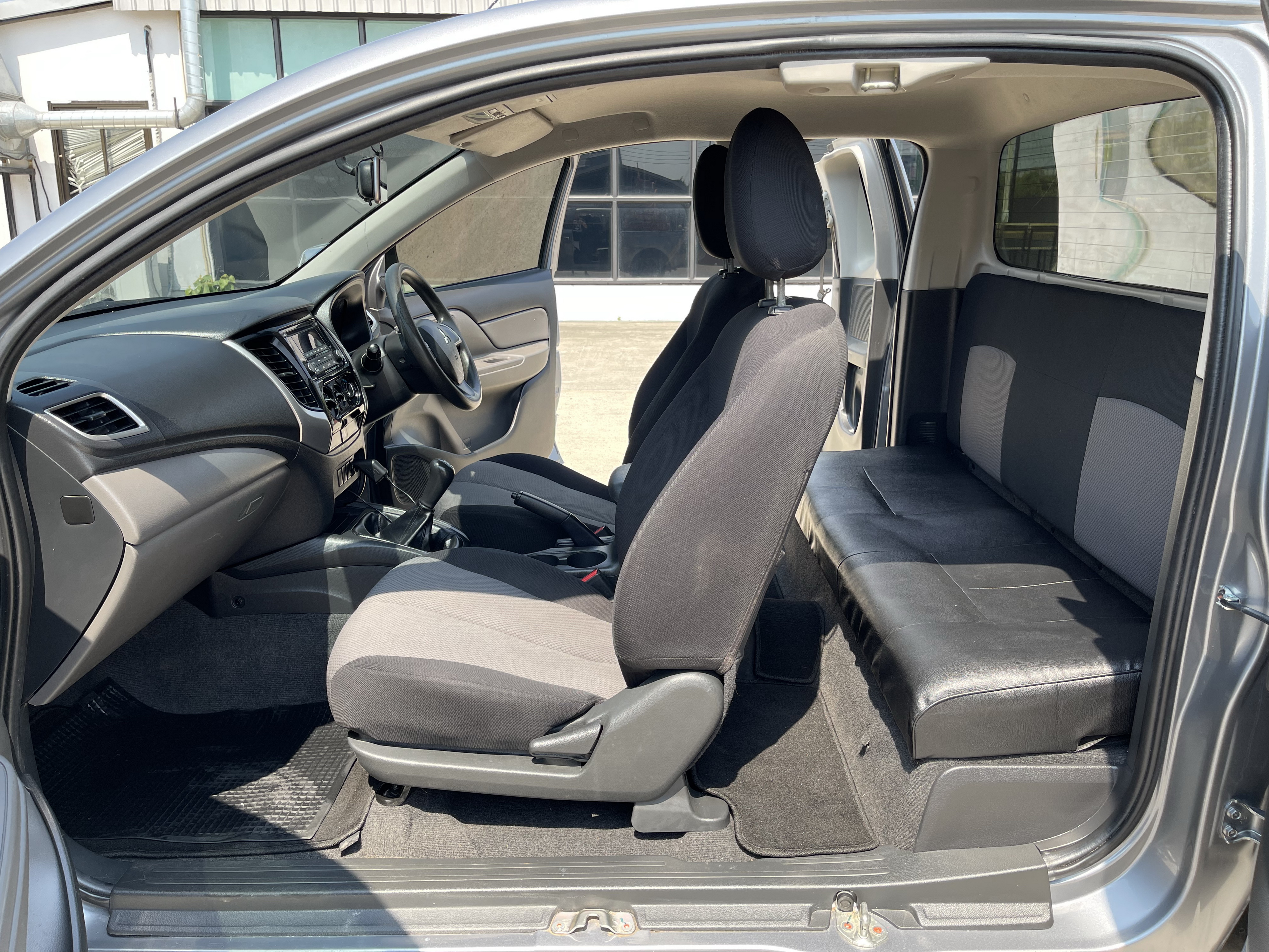 Mitsubishi Triton All New Cab 2.5 Glx 2019 เทา