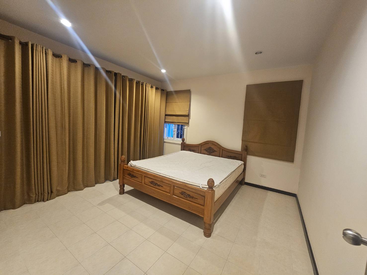 For Rent : Ratsada, 2-Storey House, 4 bedrooms 4 bathrooms