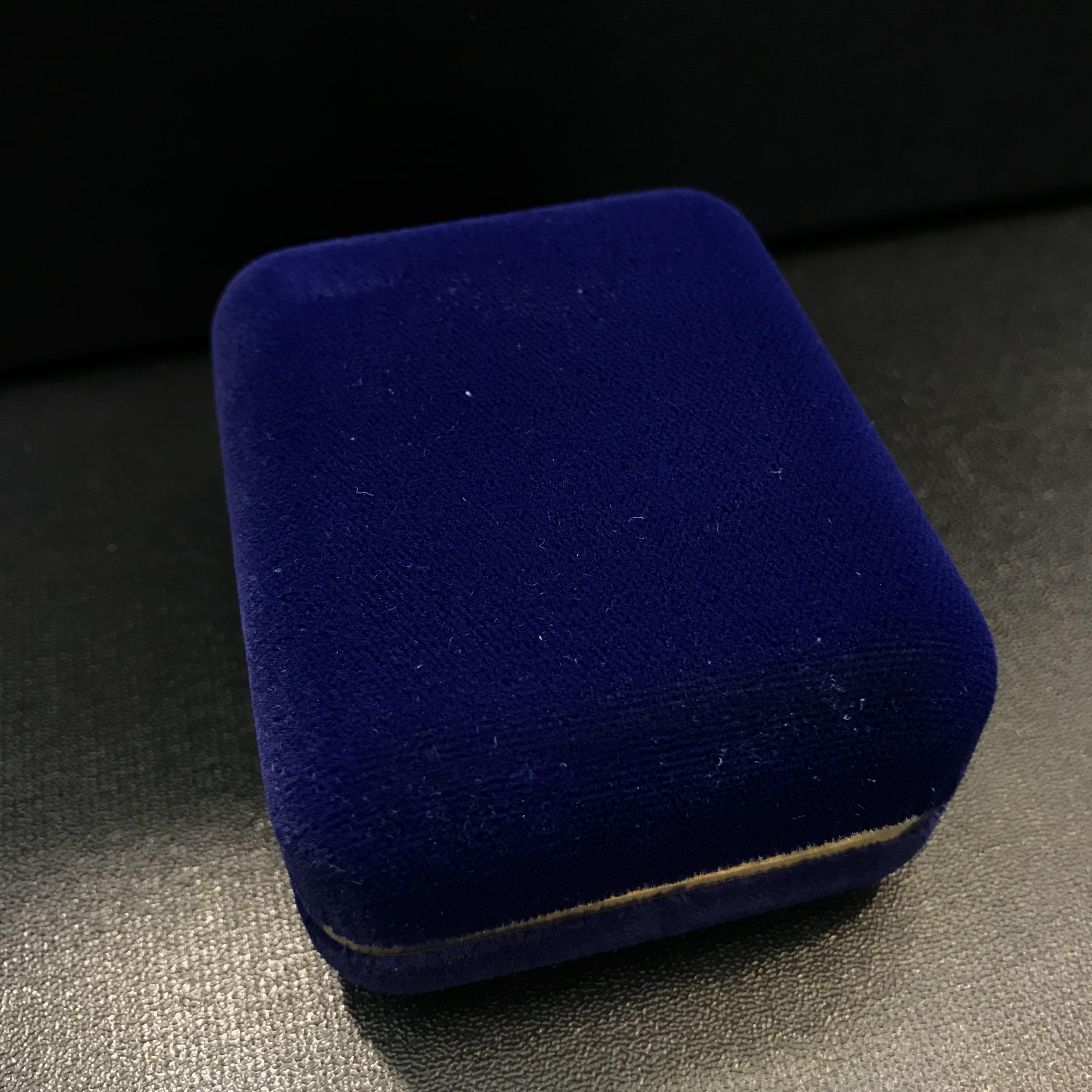 เหรียญรูปเหมือนสมเด็จพุฒาจารย์ (โต พรฺหมฺรํสี) วัดบวรนิเวศวิหาร ปี2536 เนื้อเงินขัดเงา