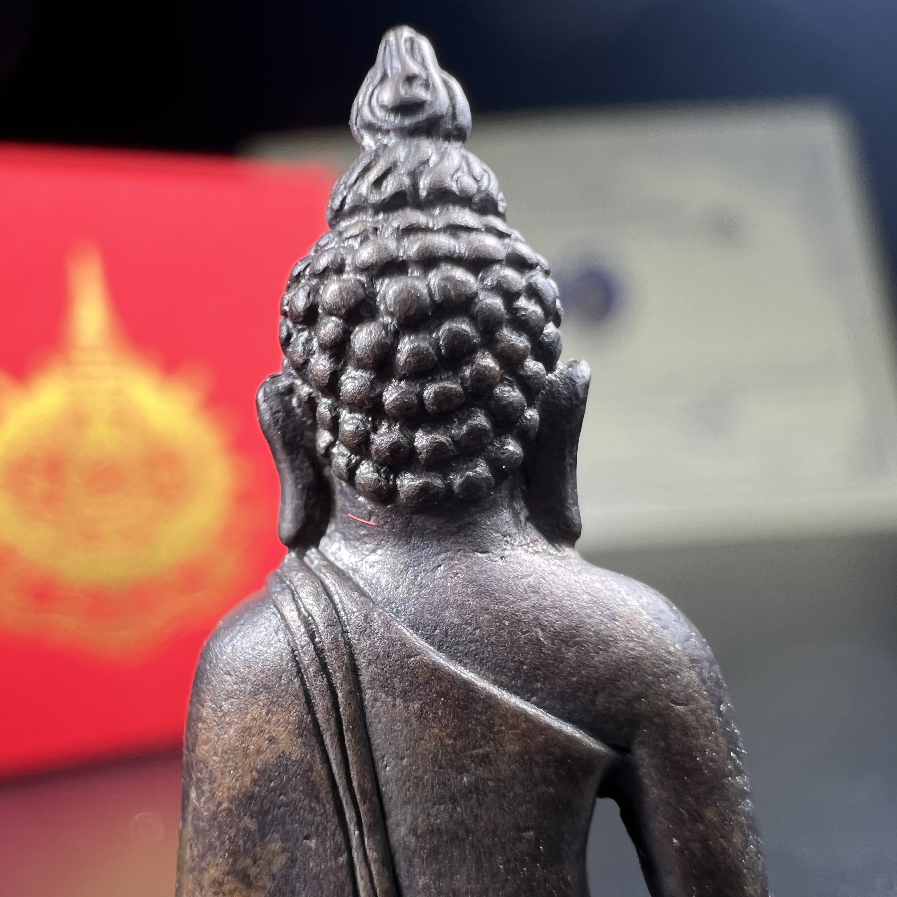 พระกริ่งไพรีพินาศ เฉลิมพระเกียรติ พระบาทสมเด็จพระเจ้าอยู่หัวรัชกาลที่9 พระชนมพรรษา 6 รอบ ปี2542 เนื้อนวโลหะผสมทองคำ(บรรจุเหล็กไหล)ดีนอก-ดีใน***องค์นี้สภาพสวยครบสมบูรณ์ มาพร้อมกล่องเดิมและใบรับรองจากผู้จัดสร้างแบบนี้หายากมาก***