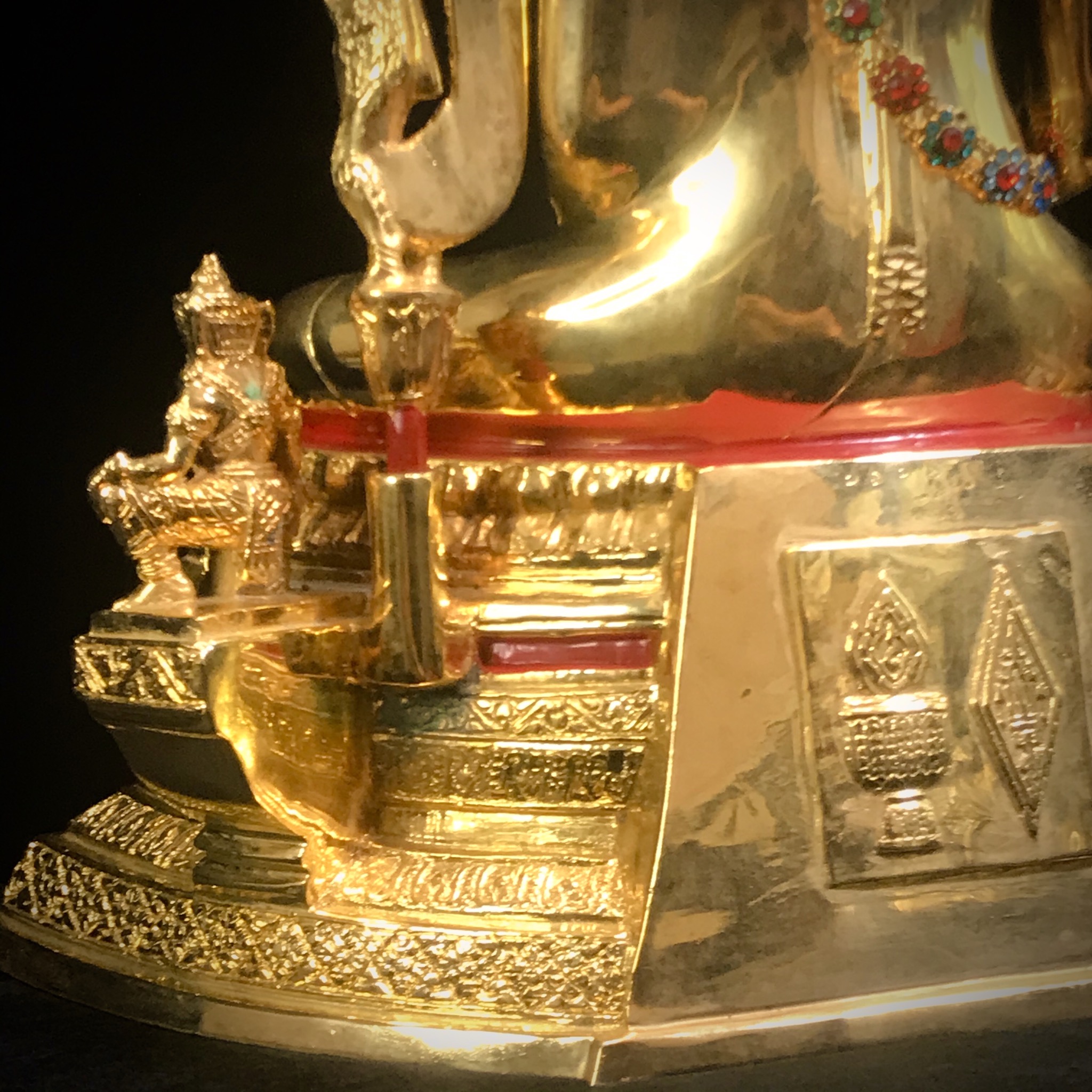 พระพุทธชินราช ภปร. รุ่นปฎิสังขรณ์ ปี2531 หน้าตัก 9นิ้ว กะไหล่ทอง(พร้อมตู้ครอบ) งานลุงจ่าทวีบูรณเขตต์ (สวยหายากนิยม)