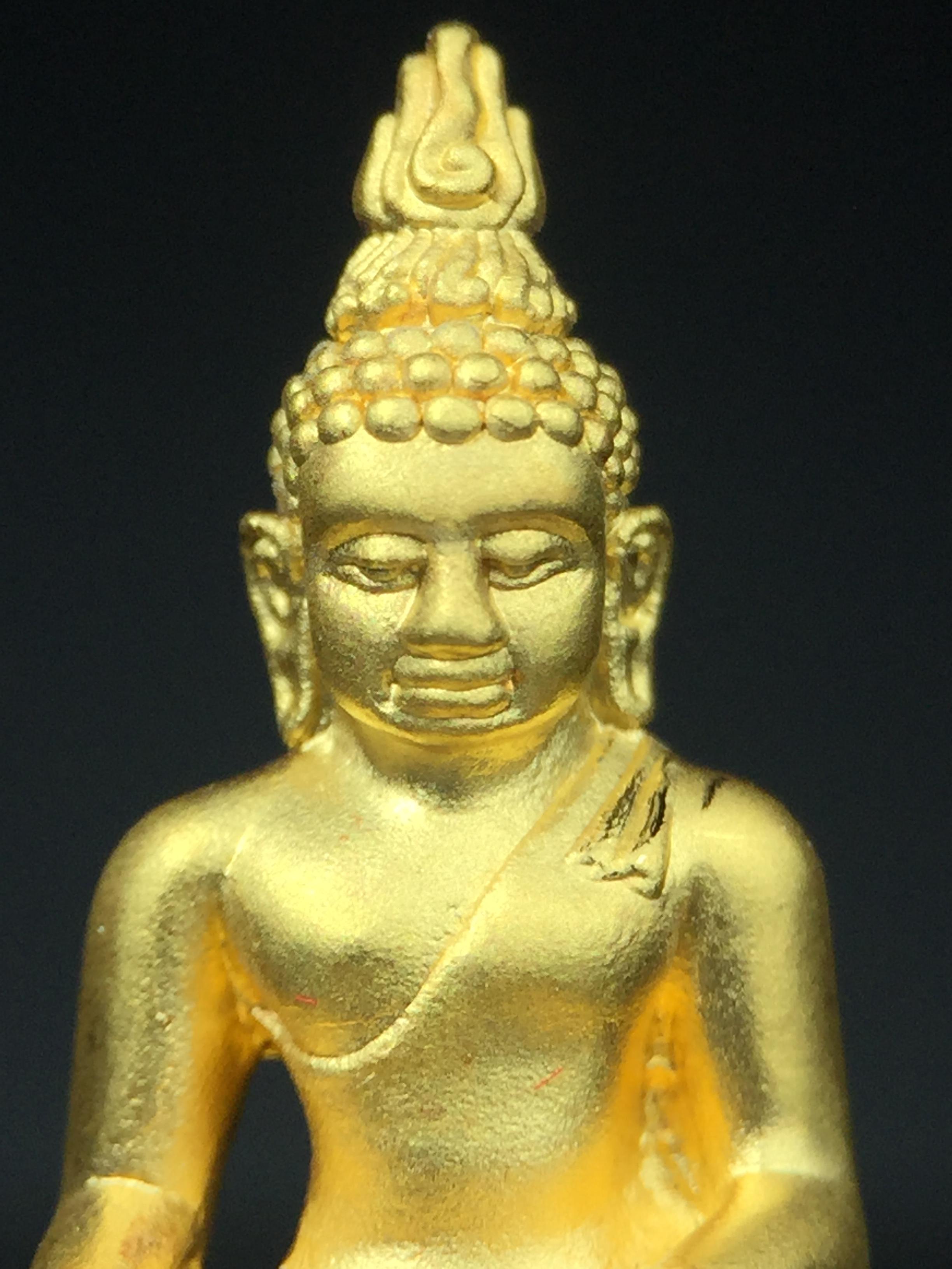 พระไพรีพินาศ รุ่นมหามงคล 72 พรรษา (6 รอบ) ในหลวงรัชกาลที่9 ปี2542 พิมพ์ใหญ่ เนื้อทองคำบริสุทธิ์ 99.9% (ฐานเนื้อนาค)แบบพ่นทรายขัดเงาบางส่วน(สภาพสวยเดิมกล่องบรรจุเดิมครบสมบูรณ์)องค์พิเศษกรรมการ(พบเจอน้อยหายากมาก)