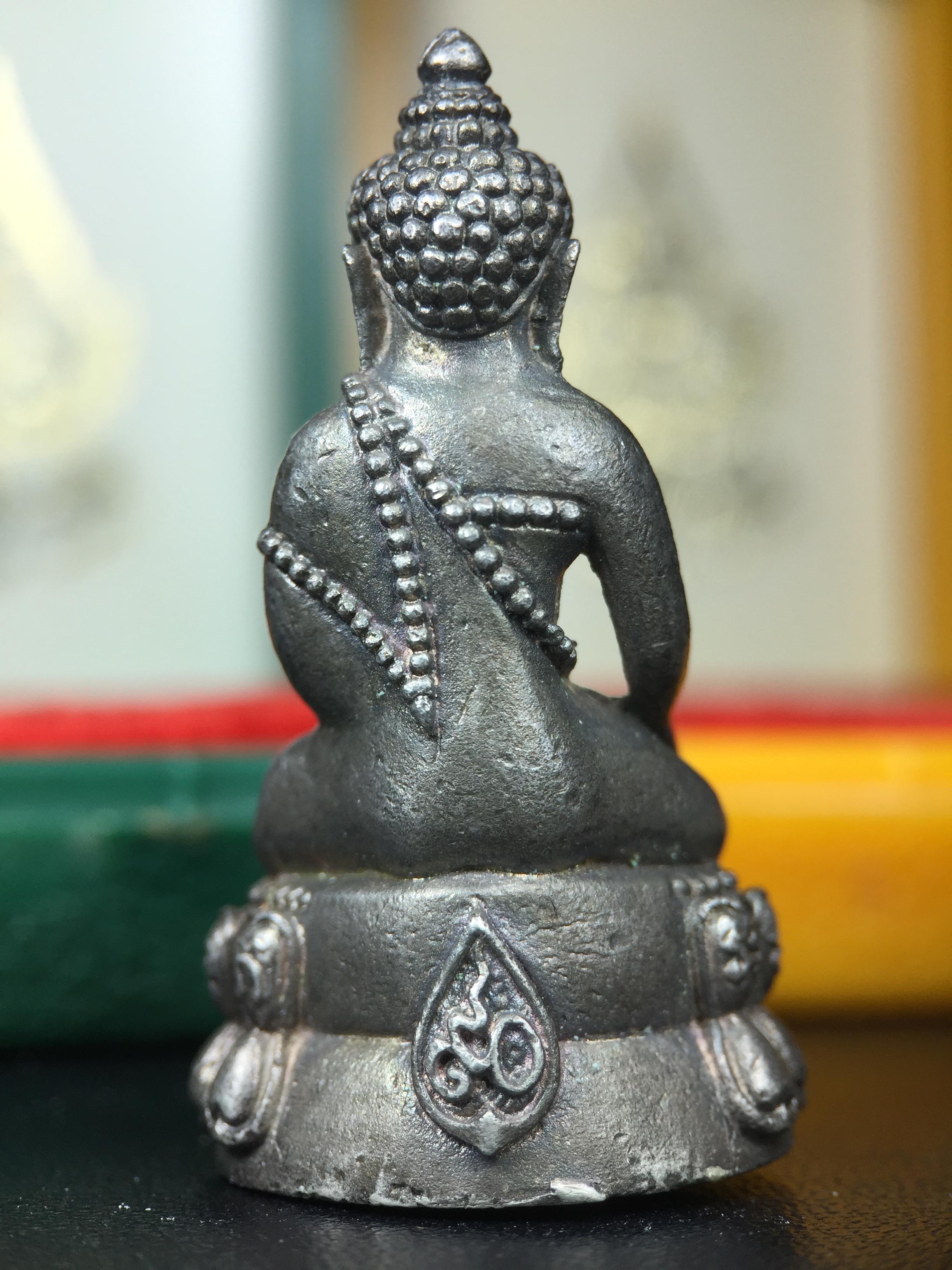 พระกริ่ง-พระชัยวัฒยน์วาสนาสมเด็จพระสังฆราช(วาสน์)วัดราชบพิธฯปี2531 เนื้อเงิน สร้างเป็นที่ระลึกในคราวที่สมเด็จพระอริยวงศาคตญาณ สมเด็จพระสังฆราช(วาสน์ วาสโน)มีพระชนมายุครบ90พรรษา(ในหลวง ร.9 เสด็จในพิธี)งานแกะแม่พิมพ์โดย นายช่างเกษม มงคลเจริญ)หายาก