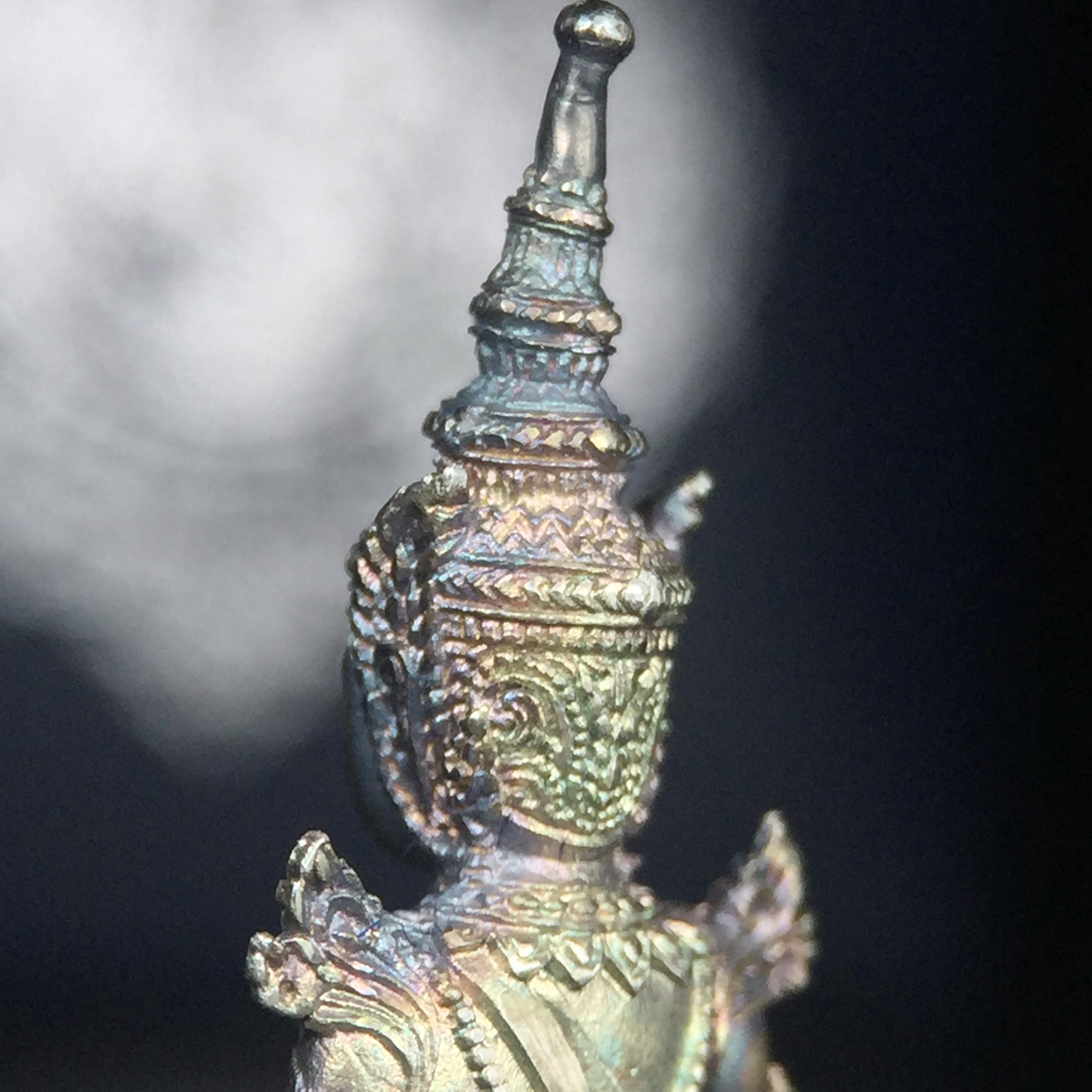 พระแก้วมรกต กรมสรรพสามิตจัดสร้างขึ้นเนื่องในโอกาสครบรอบ 64 ปีของกรมสรรพสามิต และเนื่องในวโรกาสที่พระบาทสมเด็จพระเจ้าอยู่หัวทรงครองราชย์ครบ50ปีเมื่อ พ.ศ.2539 เนื้อเงินทรายนวลขัดเงา(ผิวเดิมๆขึ้นสีรุ้งธรรมชาติสวย(สเน่ห์พระเนื้อเงินสีสันที่ธรรมชาติสรรค์สร้าง)