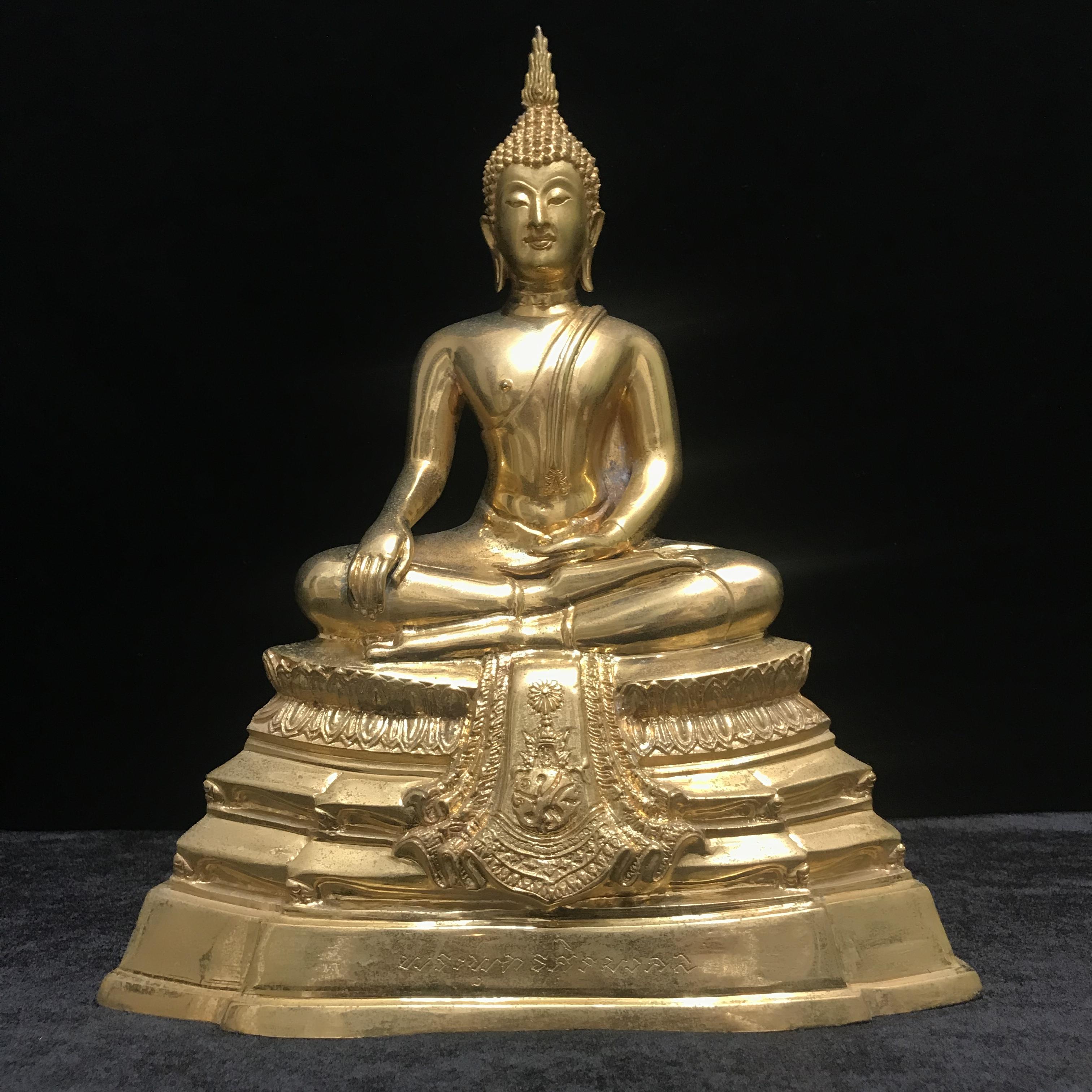 พระบูชาพระพุทธศิรมงคล ภปร. วัตถุมงคลคุ้มเกล้าปี2524 ของมูลนิธิคุ้มเกล้า โรงพยาบาลภูมิพลจัดสร้าง ขนาดหน้าตัก5นิ้ว(ในหลวงรัชกาลที่9 ทรงจุดไฟพระฤกษ์และเททอง)