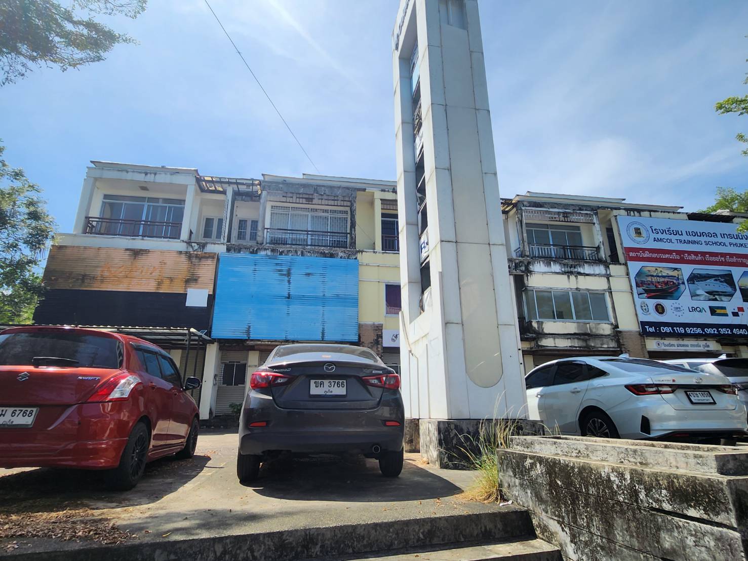 For Rent : Kohkaew, 3-Story commercial buildings, 2 Bedrooms