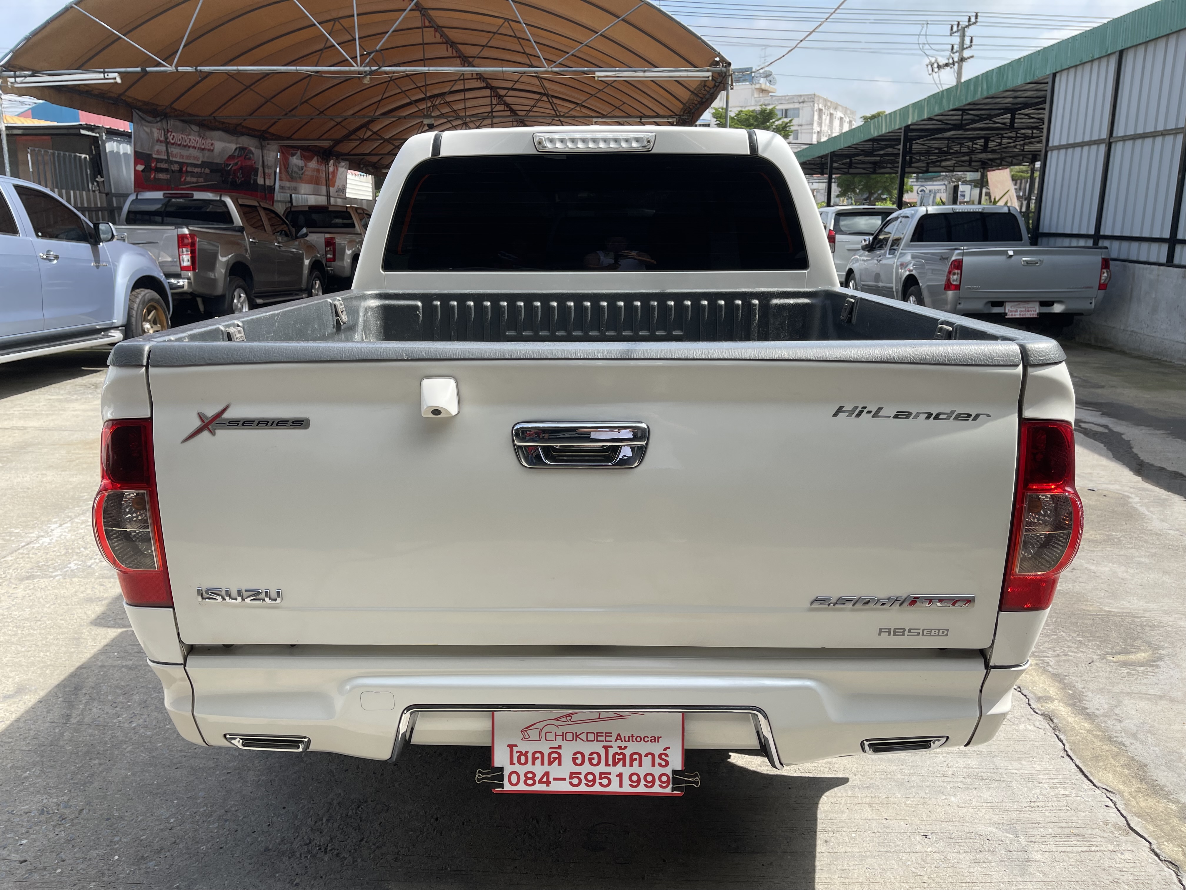 Isuzu Dmax 4ประตู Hilander 2.5 Abs X-Series Navi 2011 ขาวมุก