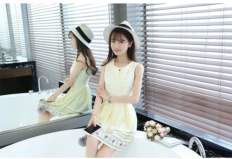 ชุดเดรสสั้นผ้าโพลีเอสเตอร์สีเหลืองลายกราฟิกสวย น่ารัก