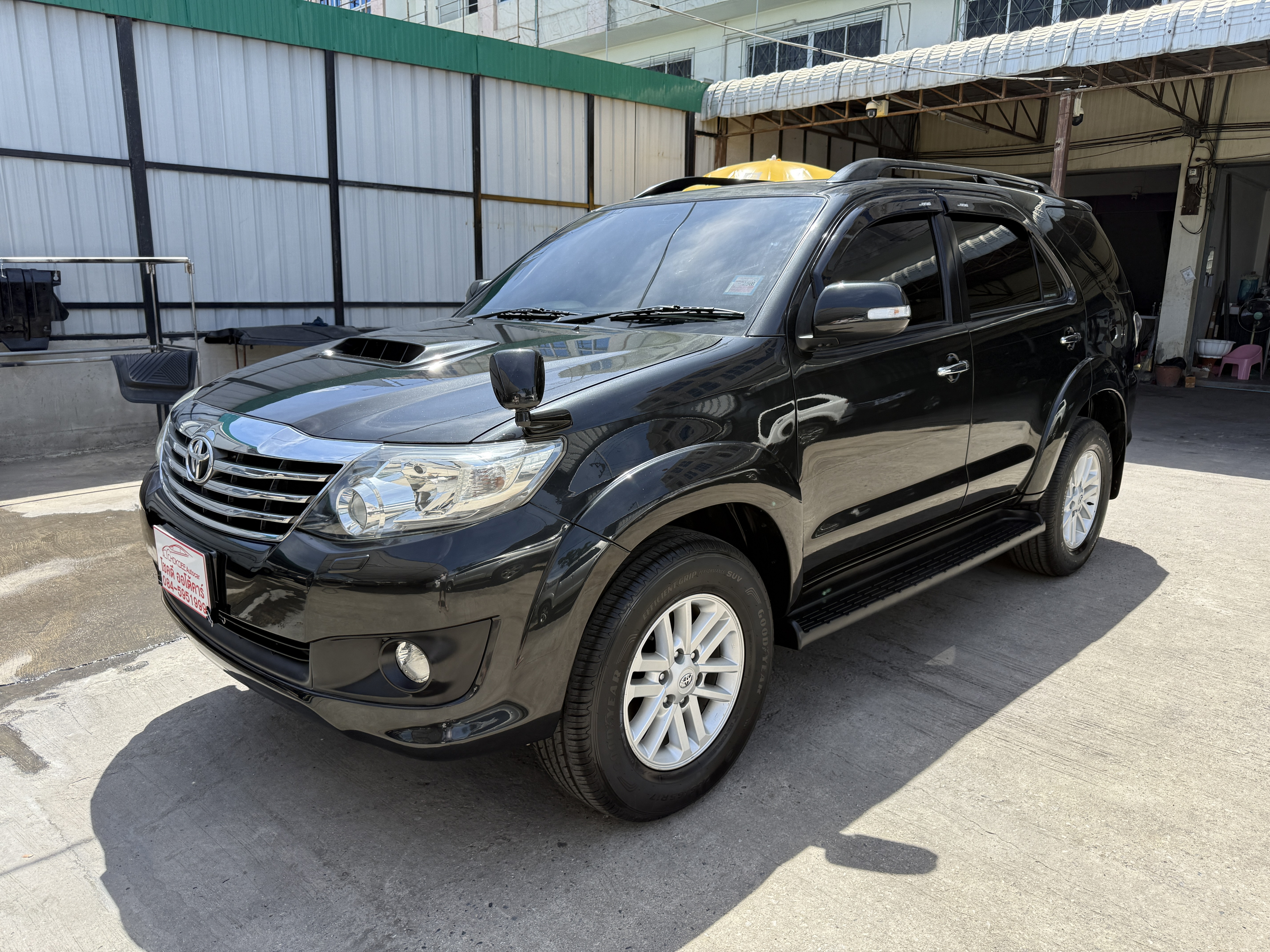 Toyota Fortuner Champ 3.0 V Navi 4WD At ปี 2013 ดำ