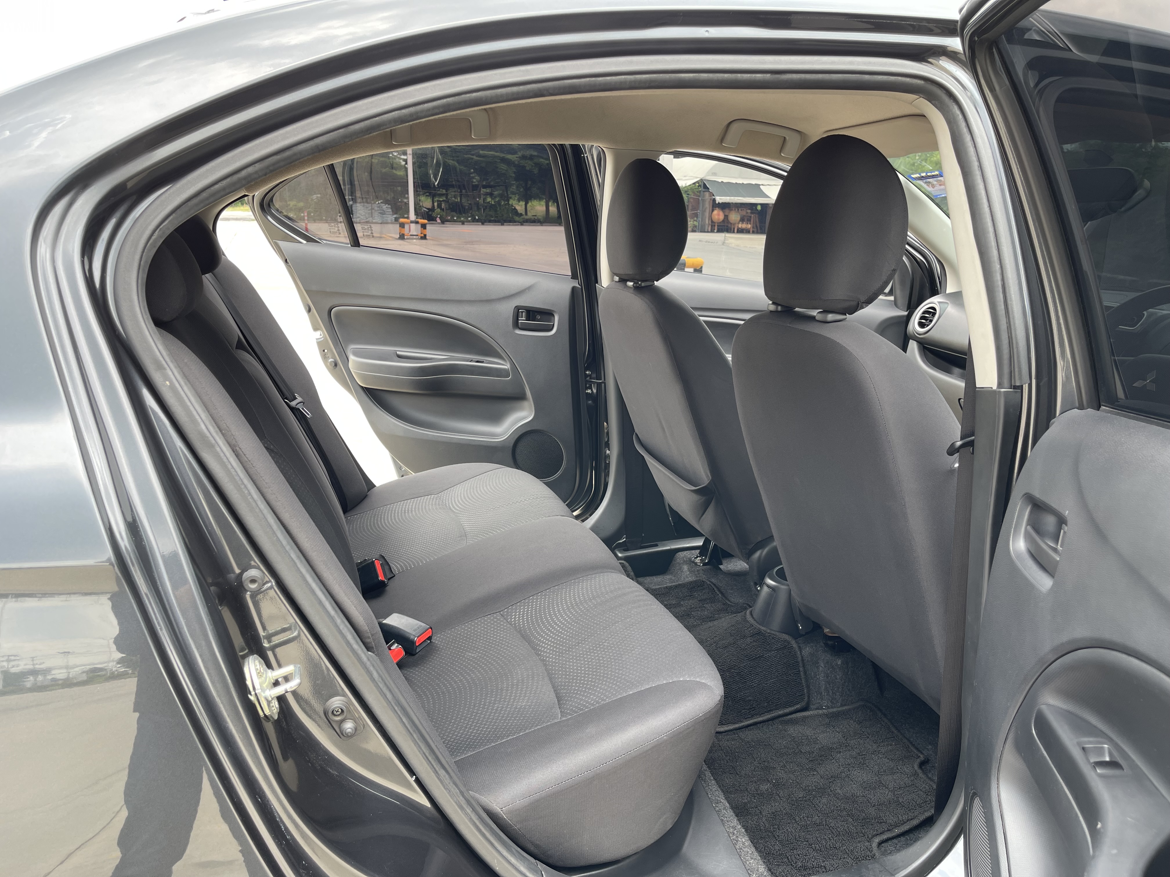 Mitsubishi Attrage 1.2 GLX At 2014 เทาดำ