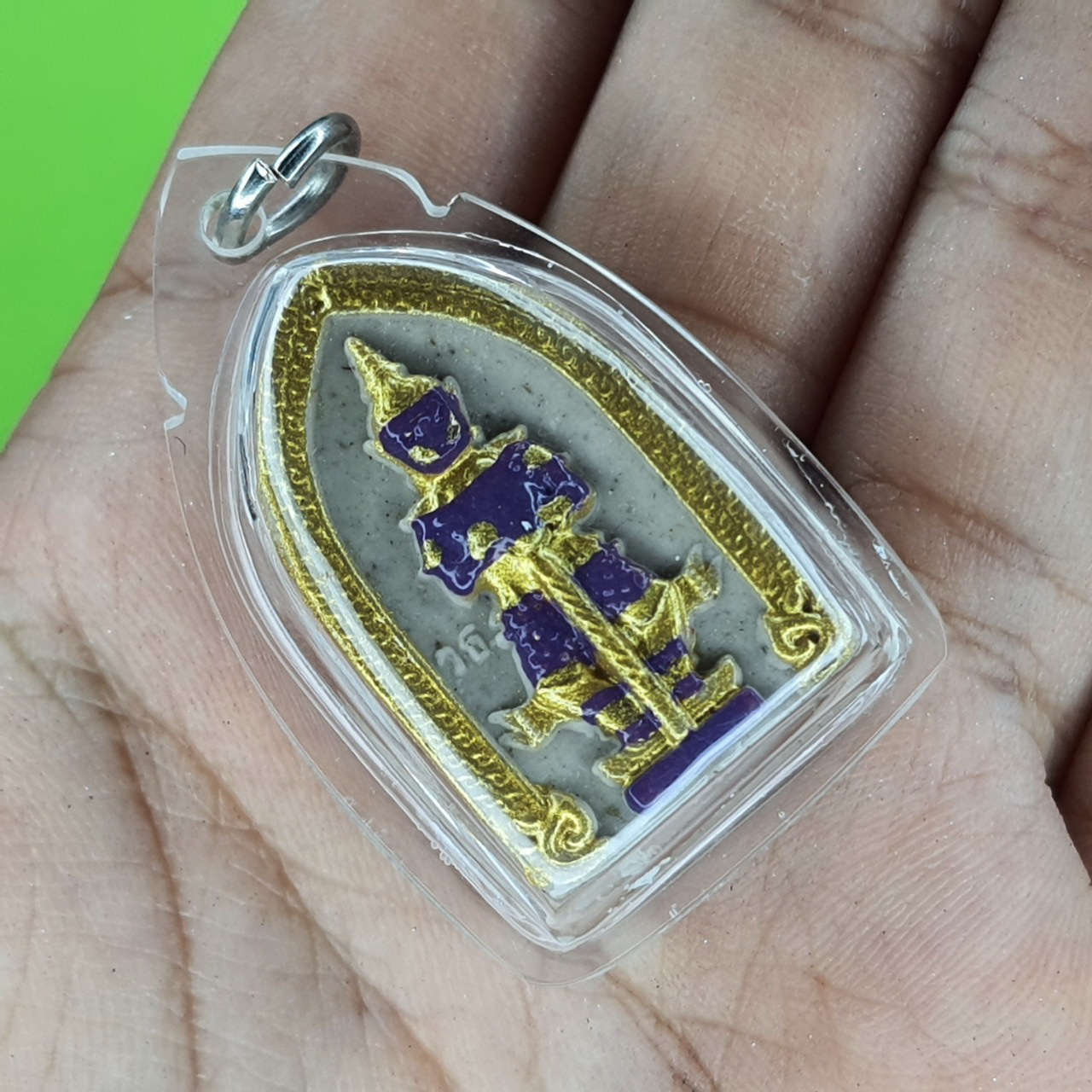 พระเครื่อง ท้าวเวสสุวรรณ เลี่ยมกรอบ สีขาว แต่ง สีม่วง รุ่น แก้ปีชง รวยไม่จบ จนไม่เป็น ภัยไม่มี พระแท้ ท้าวเวสสุวรรณ ท้าวเวสสุวัณ จี้ท้าวเวสสุวรรณ