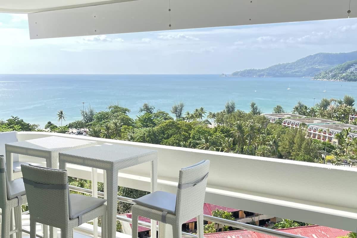For Sales : Patong, Seaview Luxurious condo, 2 Bedrooms 2 Bathrooms 14th flr.