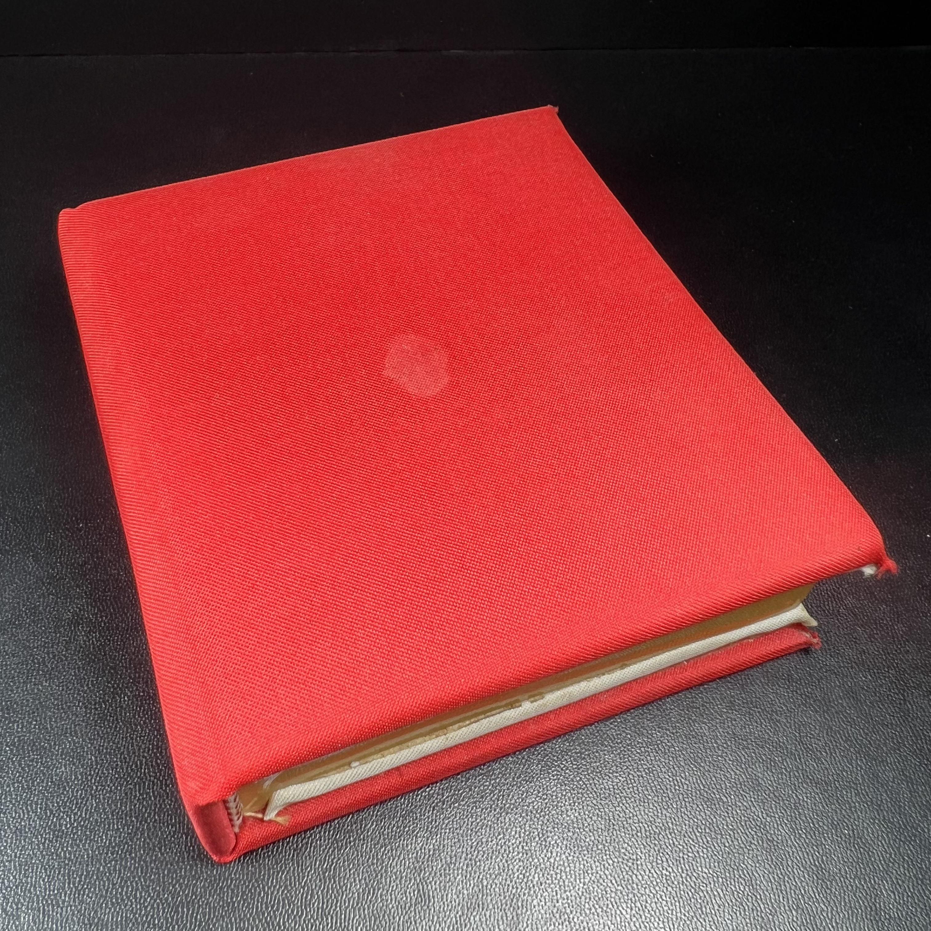 พระพุทธชินราช ภปร. ในวโรกาสเฉลิมพระชนมายุ6รอบ 5ธันวาคม2542 มูลนิธิพิทักษ์ดวงตาประชาชน จัดสร้าง พิมพ์กลาง ขนาดสูง 2.4 ซม. องค์พระเนื้อเงินแบบชุบทองประกายเพชร 3 ไมครอนพร้อมกรอบตลับเงินชุบทองคำบริสุทธิ์ 3 ไมครอน ประดับเพชร CZเกรดนอกพร้อมกล่องบรรจุเดิม(หายาก)