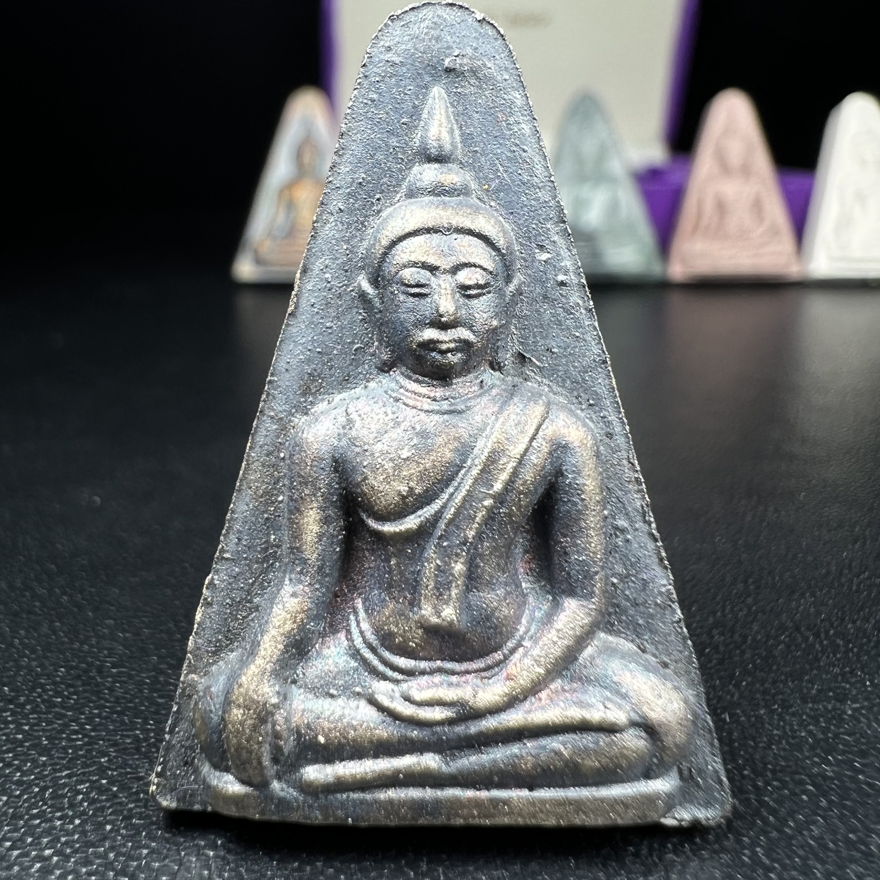 พระนางพญาเสน่ห์จันทร์ สธ. สร้างในวโรกาสทรงเจริญพระชนมายุ 50 พรรษา สมเด็จพระเทพฯ พ.ศ.2548 ชุดพิเศษ (1 ใน 5000 ชุด)หายาก