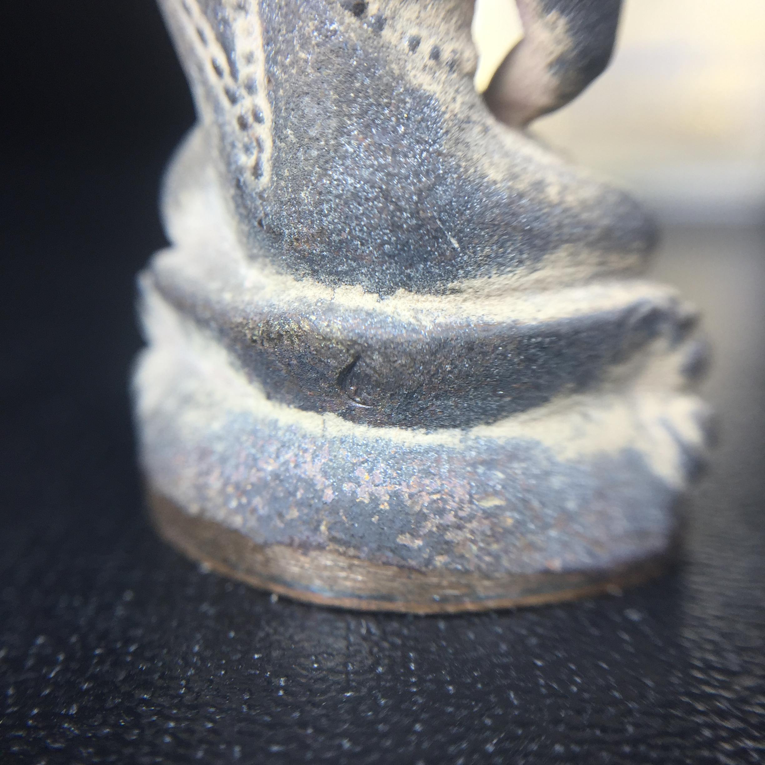 พระกริ่งชินบัญชรฉลองพระชันษา 100 ปี สมเด็จพระญาณสังวร วัดบวรนิเวศวิหาร ปี 2556 เนื้อนวโลหะผสมทองคำก้นทองแดง พิธีใหญ่ มวลสารเด่น นิยม(1 ใน 2556 องค์)