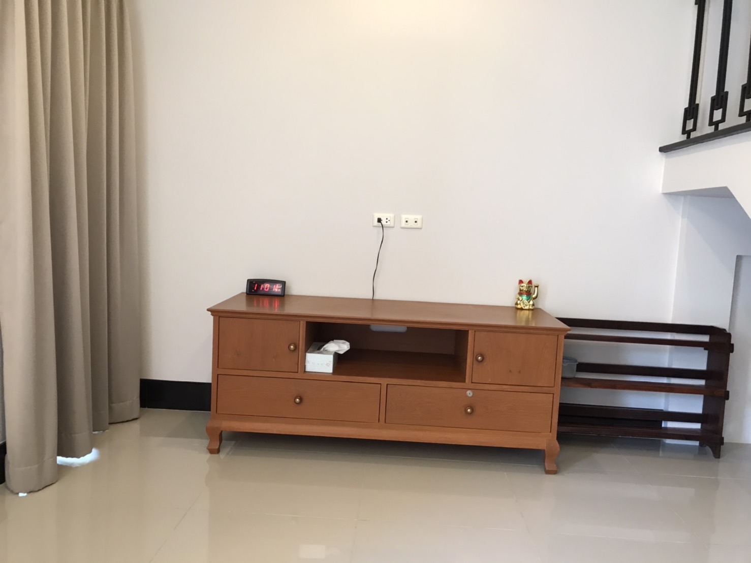 For Rent : 2-Storey Town home near Super Cheap Market, 3 Bedroom 3 Bathroom