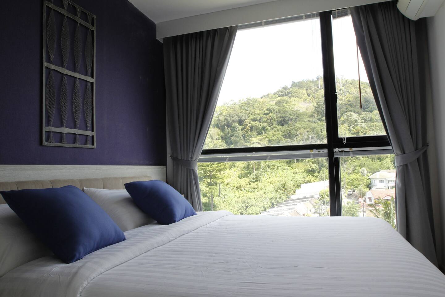 For Rent : Samkong,The Base Heiht 1 Bedroom 1 Bathroom, 9th Floor, City View.