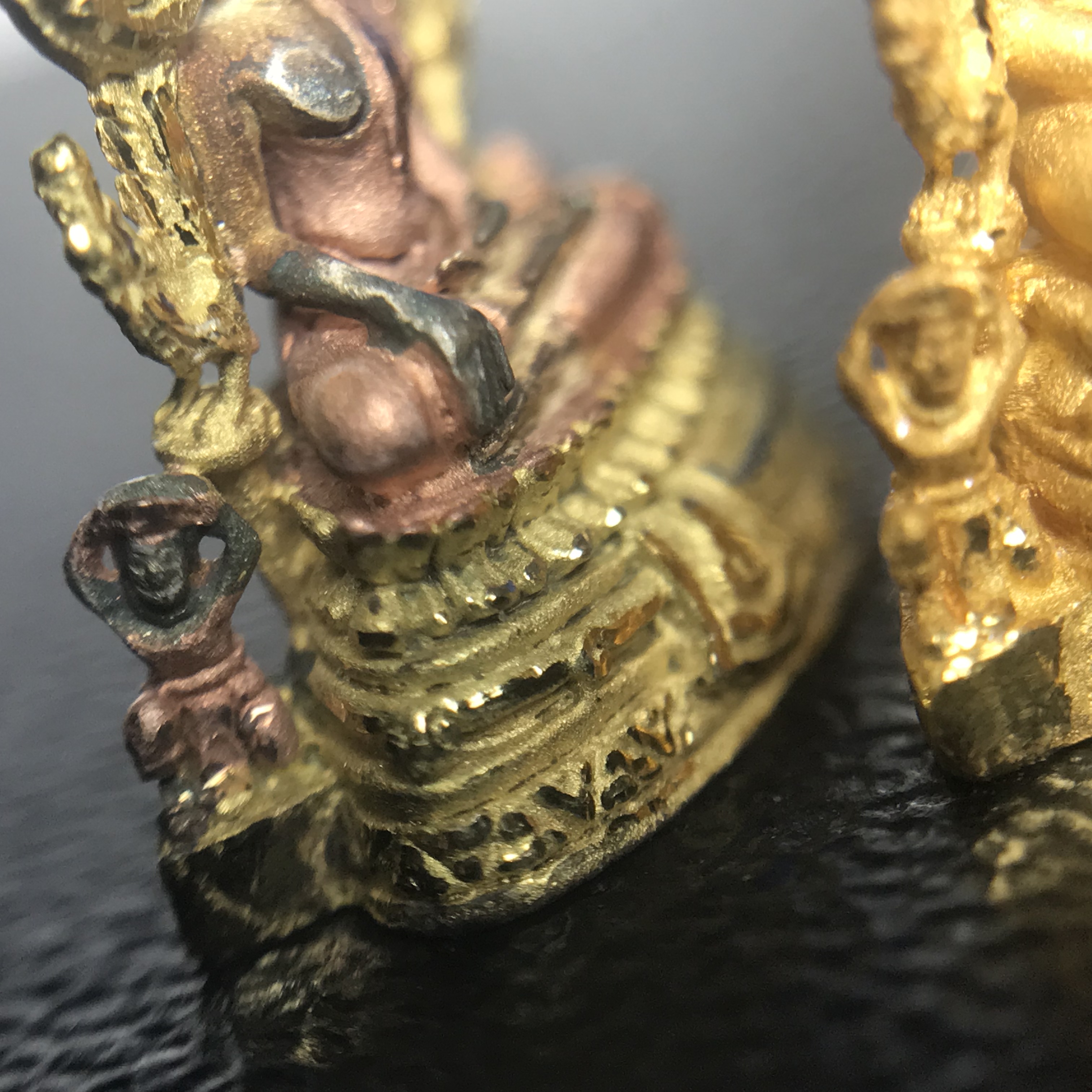 พระพุทธชินราช ภปร. ในวโรกาสพระราชพิธีมหามงคล เฉลิมพระชนมายุ6รอบ 5ธันวาคม2542 ชุดทองคำ เงิน สามกษัตริย์ พิมพ์เล็กครบชุด(3องค์)พร้อมกล่องบรรจุและการ์ดใบรับรอง