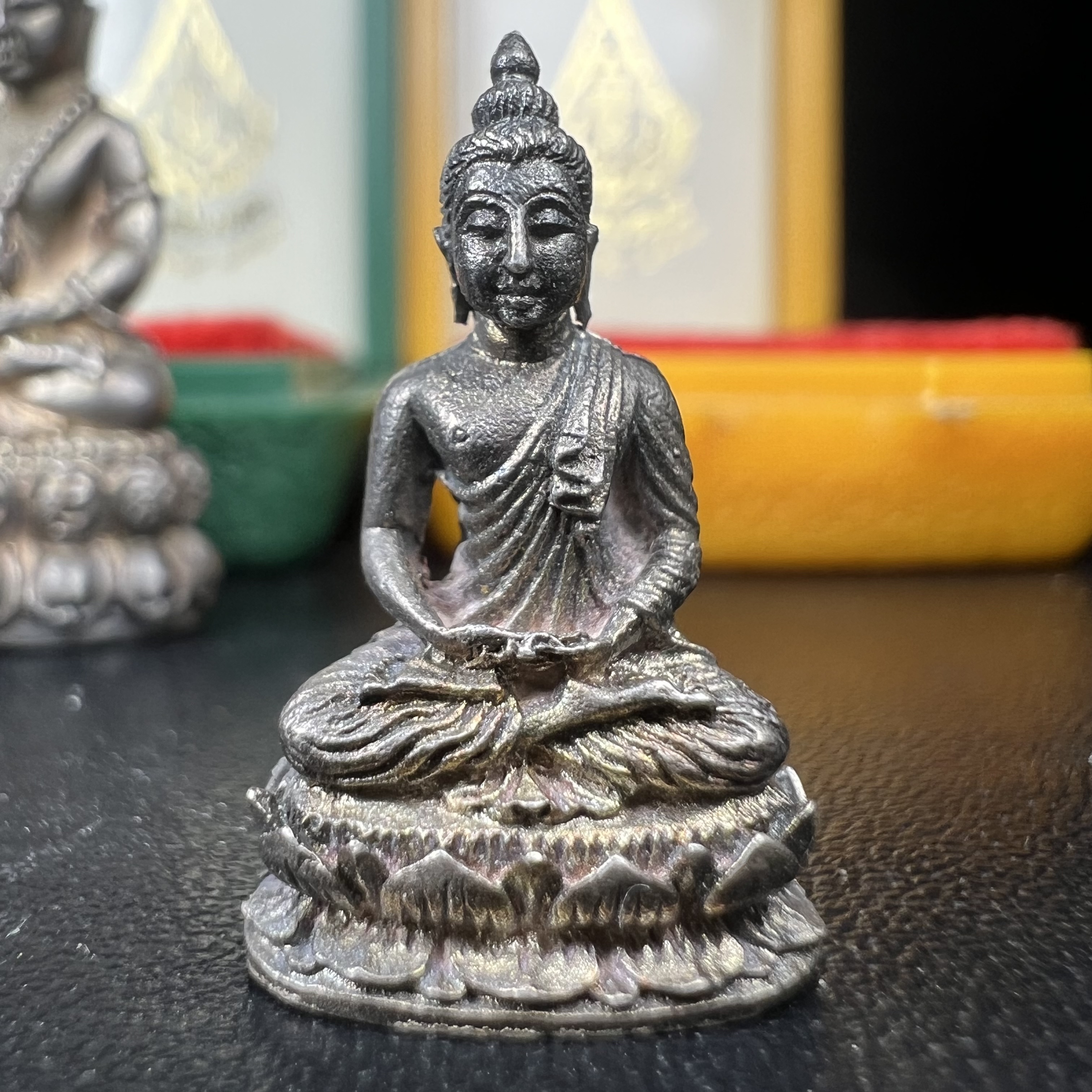 พระกริ่ง-พระชัยวัฒยน์วาสนาสมเด็จพระสังฆราช(วาสน์)วัดราชบพิธฯปี2531 เนื้อเงิน สร้างเป็นที่ระลึกในคราวที่สมเด็จพระอริยวงศาคตญาณ สมเด็จพระสังฆราช(วาสน์ วาสโน)มีพระชนมายุครบ90พรรษา(ในหลวง ร.9 เสด็จในพิธี)งานแกะแม่พิมพ์โดย นายช่างเกษม มงคลเจริญ)หายาก