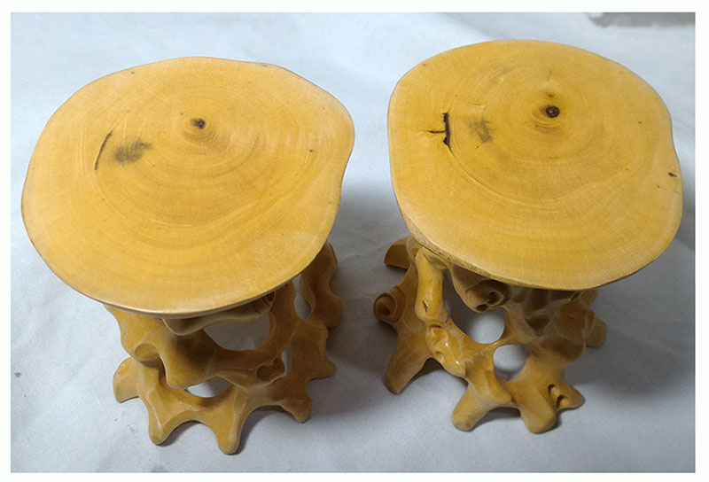 ฐานหรือกี๋ไม้boxwood ทรงรากไม้ อันละ