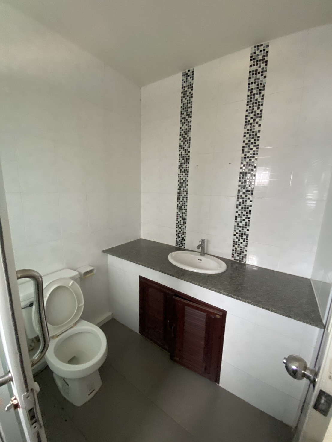 For Sale : Wichit, 2-Story Town House, 3 Bedrooms 3 Bathrooms