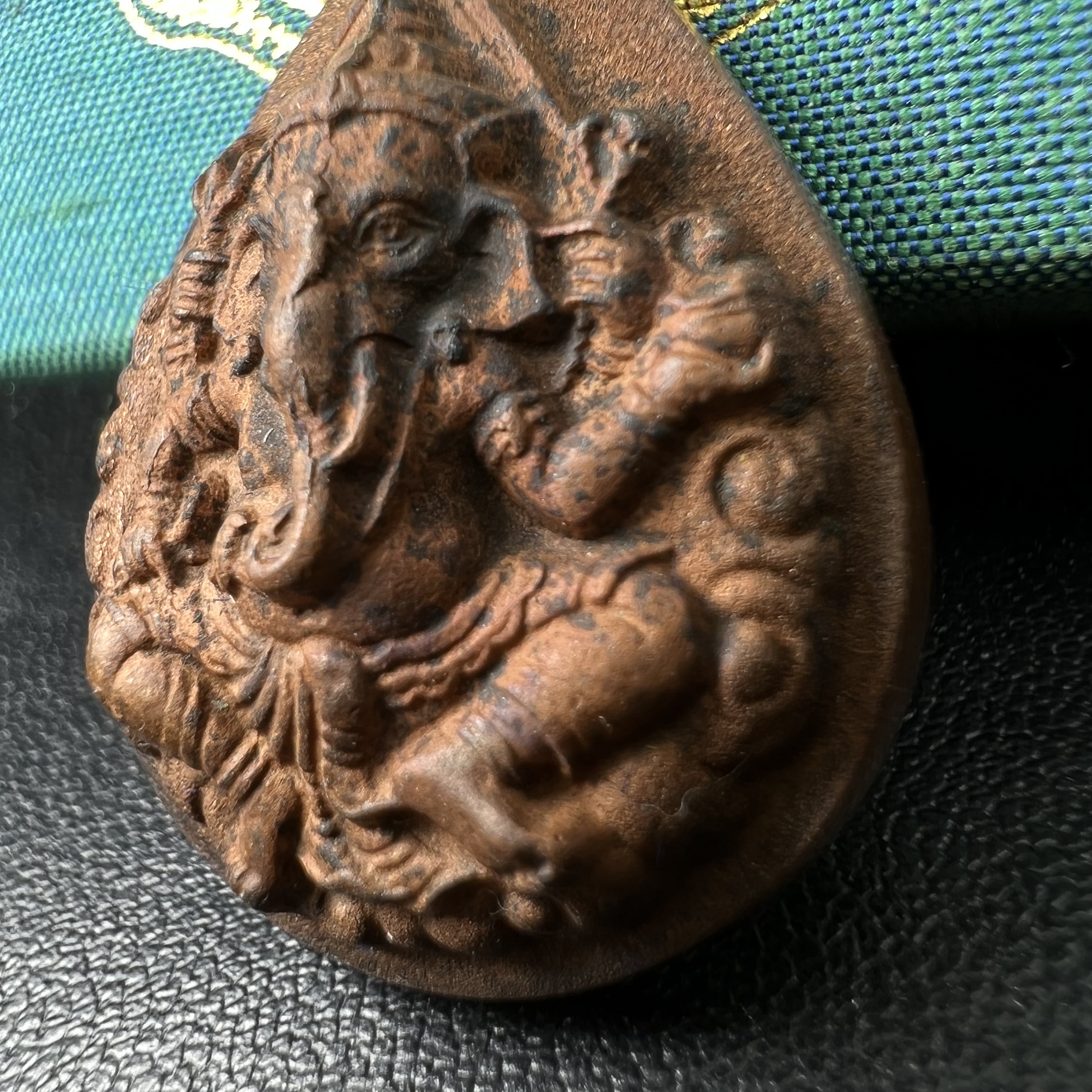 เหรียญพระพิฆเนศวร ญสส. ชุดกาญจนาภิเษกครองราชย์ 50 ปี พุทธศักราช 2538 วัดบวรนิเวศวิหาร พิมพ์ใหญ่(2.9 ซม.) เนื้อทองทิพย์ สภาพสวยเดิมพร้อมกล่องบรรจุเดิม ตอกโค๊ดหมายเลขกำกับ(คัดสภาพสวยเดิม พิธีใหญ่ พุทธศิลป์งดงาม)