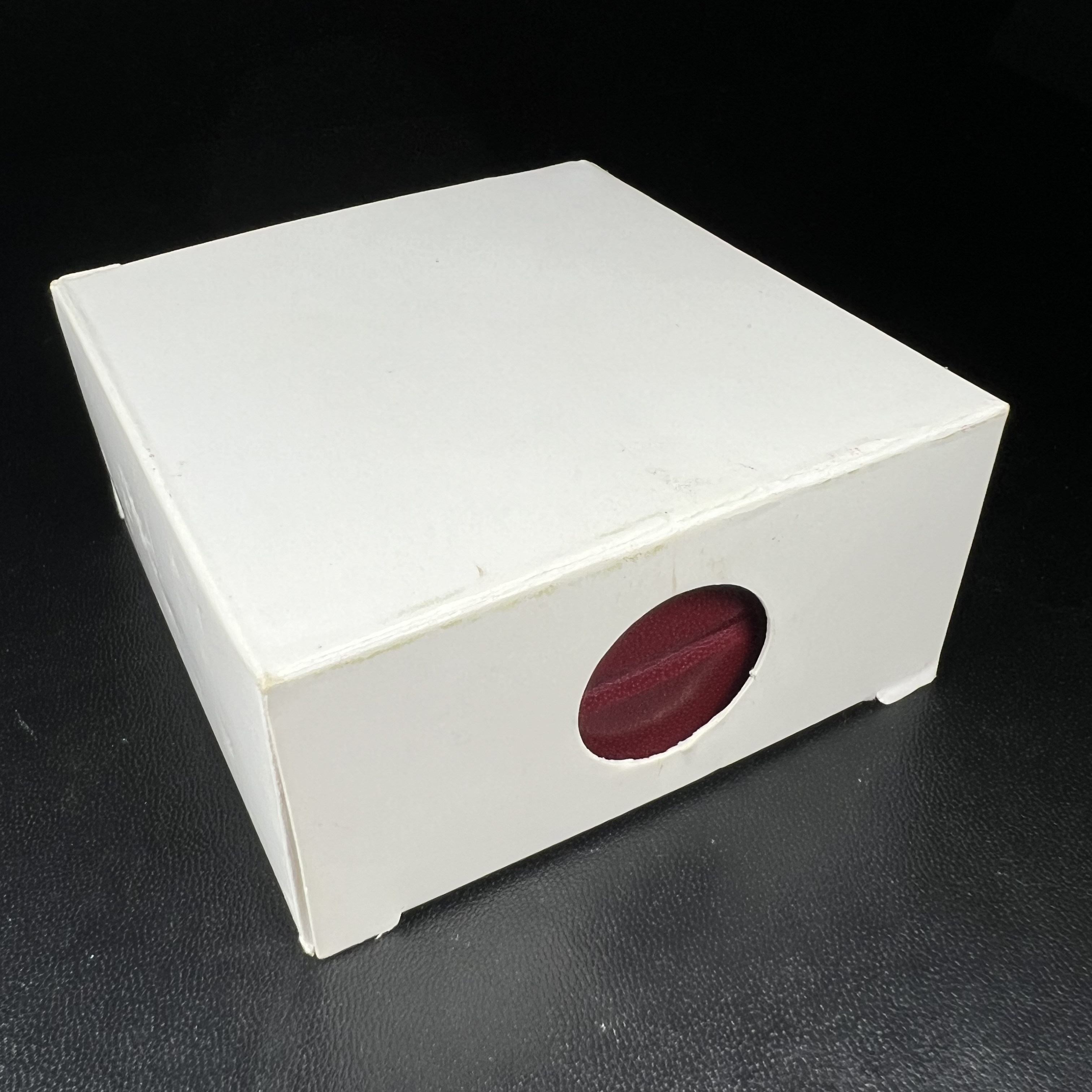 พระพุทธชินราช รุ่น ประวัติศาสตร์ มูลนิธิเพื่อตำรวจไทยจัดสร้าง ปี 2562 เนื้อเงินชุบสามกษัตริย์ขัดเงา พิมพ์พระพุทธชินราช ลอยองค์ แบบจิวเวอร์รี่(ขนาดสูง 3.5 ซม.) (สภาพ สวย ซีนซองเดิม กล่องบบรรจุเดิมครบสมบูรณ์)1 ใน 1999 องค์)