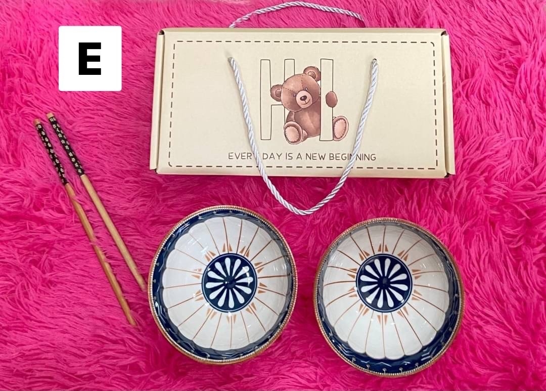 ชุดถ้วยกระเบื้อง ตะเกียบ พร้อมกล่องสวย