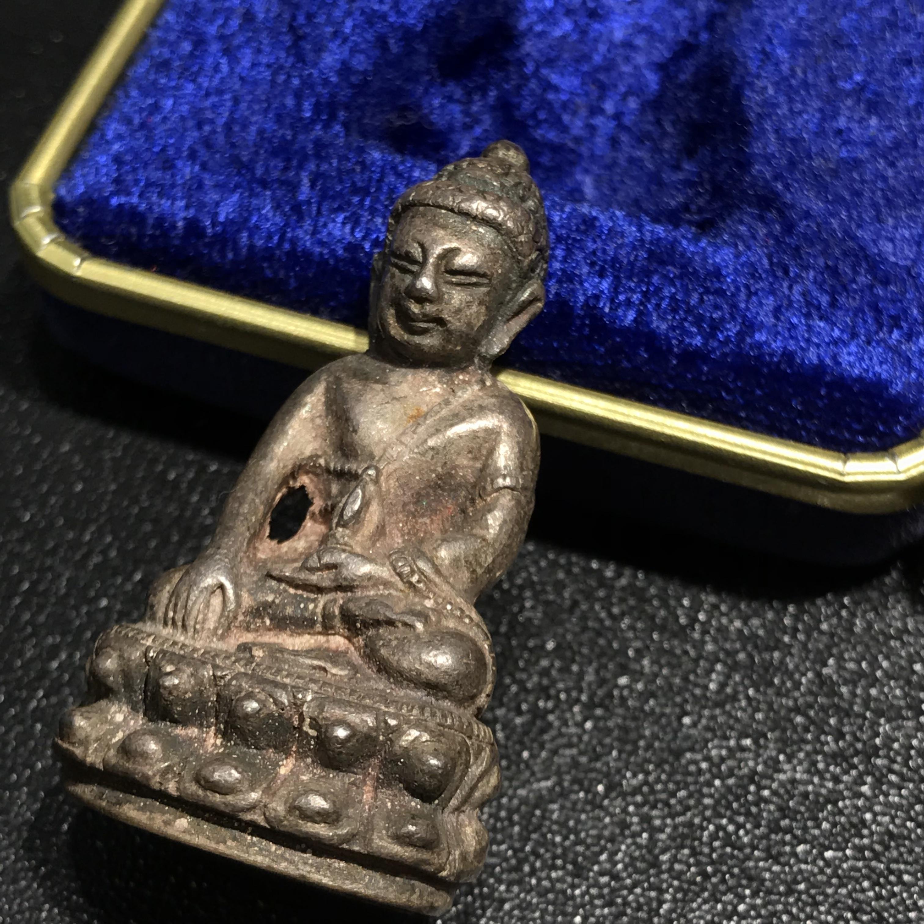 พระกริ่งรัตนรังสี-พระชัยวัฒน์รัตนรังสี ปี2537 เนื้อเงิน หลวงปู่เทสก์ เทสรังสี(สมเด็จพระญาณสังวรเป็นประธานพิธี)