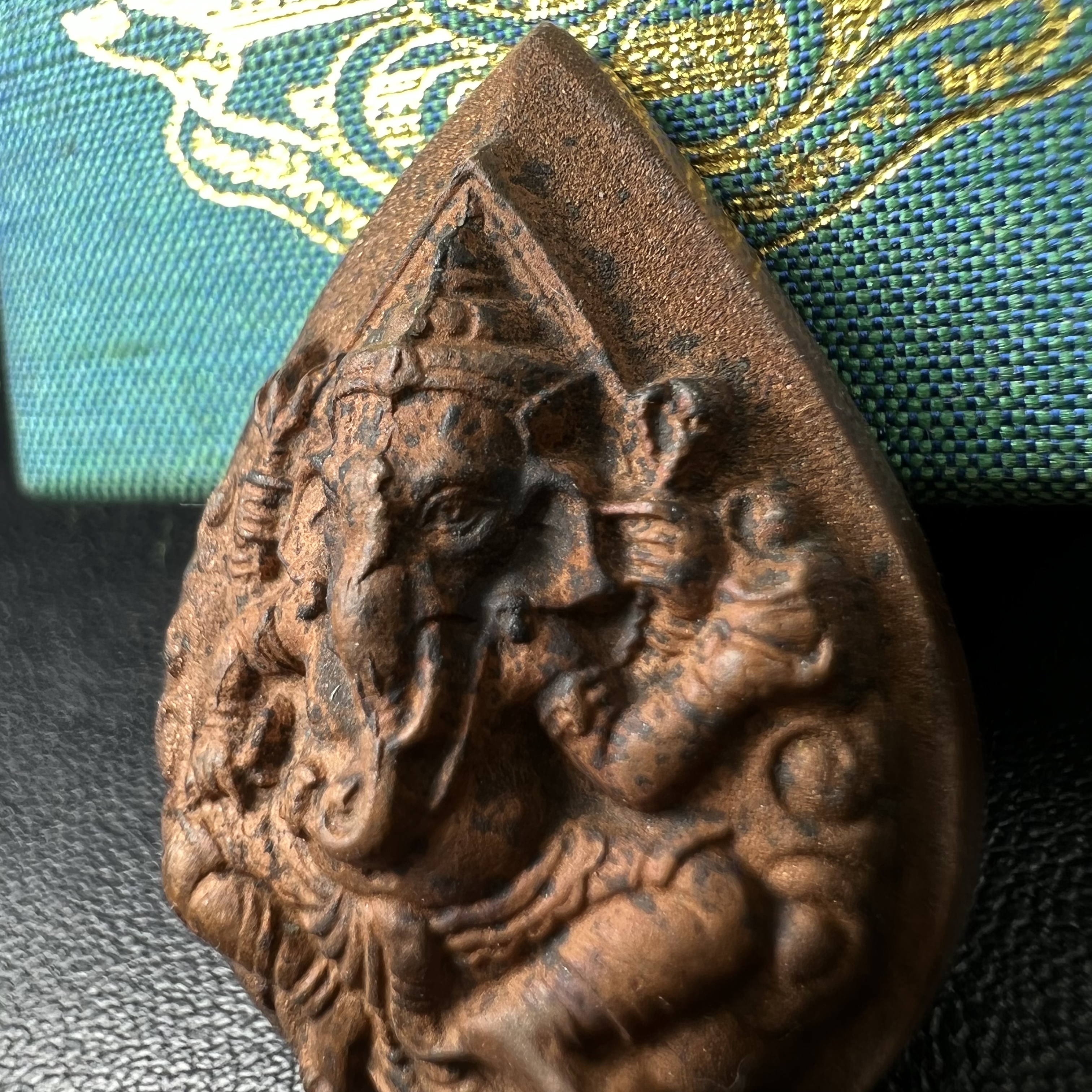 เหรียญพระพิฆเนศวร ญสส. ชุดกาญจนาภิเษกครองราชย์ 50 ปี พุทธศักราช 2538 วัดบวรนิเวศวิหาร พิมพ์ใหญ่(2.9 ซม.) เนื้อทองทิพย์ สภาพสวยเดิมพร้อมกล่องบรรจุเดิม ตอกโค๊ดหมายเลขกำกับ(คัดสภาพสวยเดิม พิธีใหญ่ พุทธศิลป์งดงาม)