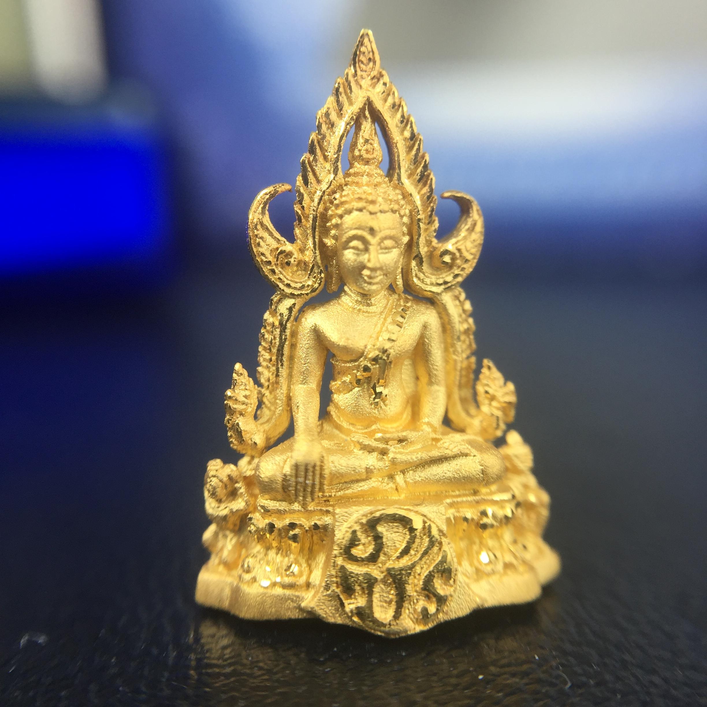 พระพุทธชินราช ภปร. โครงการ เพราะแผ่นดินนี้คือแผ่นดินเกิด ปี2551 เนื้อทองคำ 96.5%(น้ำหนัก 2.6 กรัม) ขนาดหน้าตัก1/4นิ้ว (สวยงามทรงคุณค่าหายาก)1 ใน 5000องค์