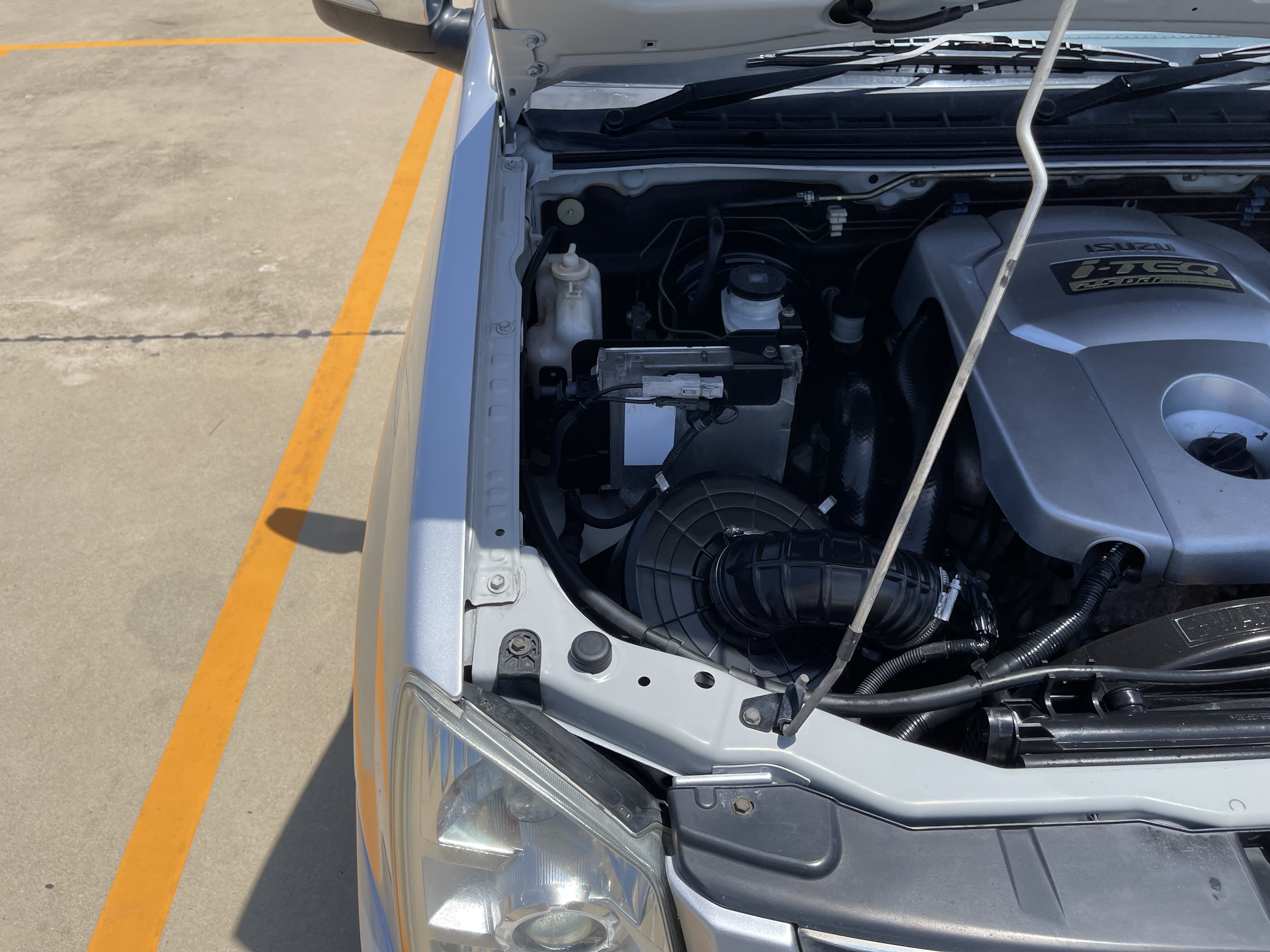 Isuzu Dmax Cab SLX 2.5 2010 เงิน