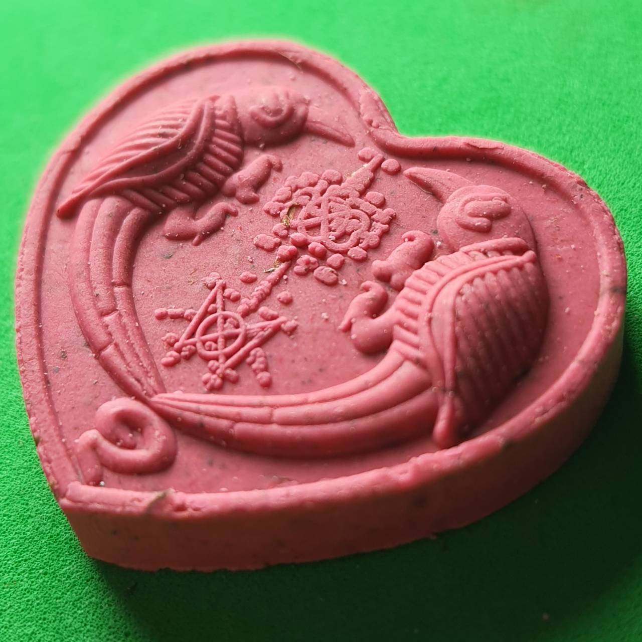 ของเสน่ห์ สาริกาลิ้นทอง สีชมพู เลี่ยมกรอบ รุ่นคู่ไม่ขาด โชคไม่หมด รวยเปรี้ยง สาริกาเสน่ห์ สาริกาค้าขาย สาริกาลิ้นทอง